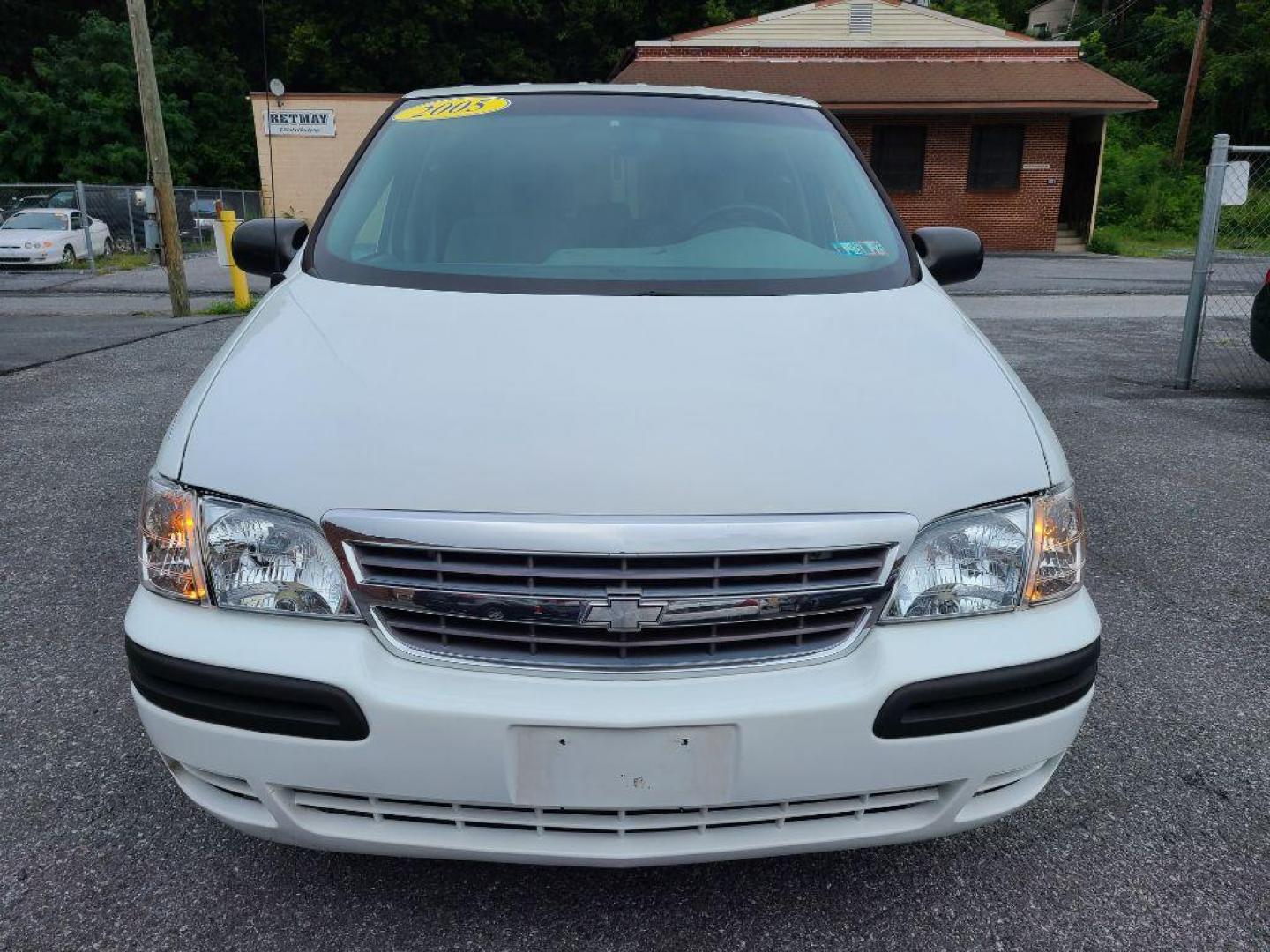 2005 WHITE CHEVROLET VENTURE LS (1GNDV23E55D) with an 3.4L engine, Automatic transmission, located at 117 North Cameron Street, Harrisburg, PA, 17101, (717) 963-8962, 40.267021, -76.875351 - Photo#7