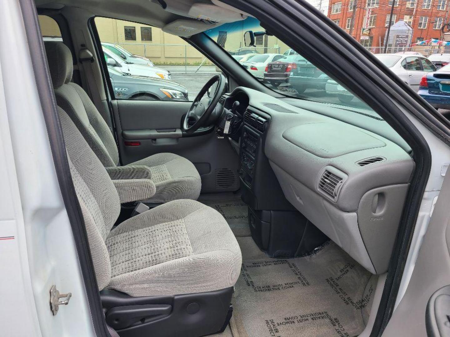 2005 WHITE CHEVROLET VENTURE LS (1GNDV23E55D) with an 3.4L engine, Automatic transmission, located at 117 North Cameron Street, Harrisburg, PA, 17101, (717) 963-8962, 40.267021, -76.875351 - WE FINANCE!!! Good Credit/ Bad Credit/ No Credit - ALL Trade-Ins Welcomed!!! ***Guaranteed Credit Approval*** APPLY ONLINE or CALL us TODAY ;) Internet Prices and Marketplace Prices are SPECIAL discounted ***CASH DEALS*** Retail Prices are higher. Please call us to discuss your cash and finan - Photo#8