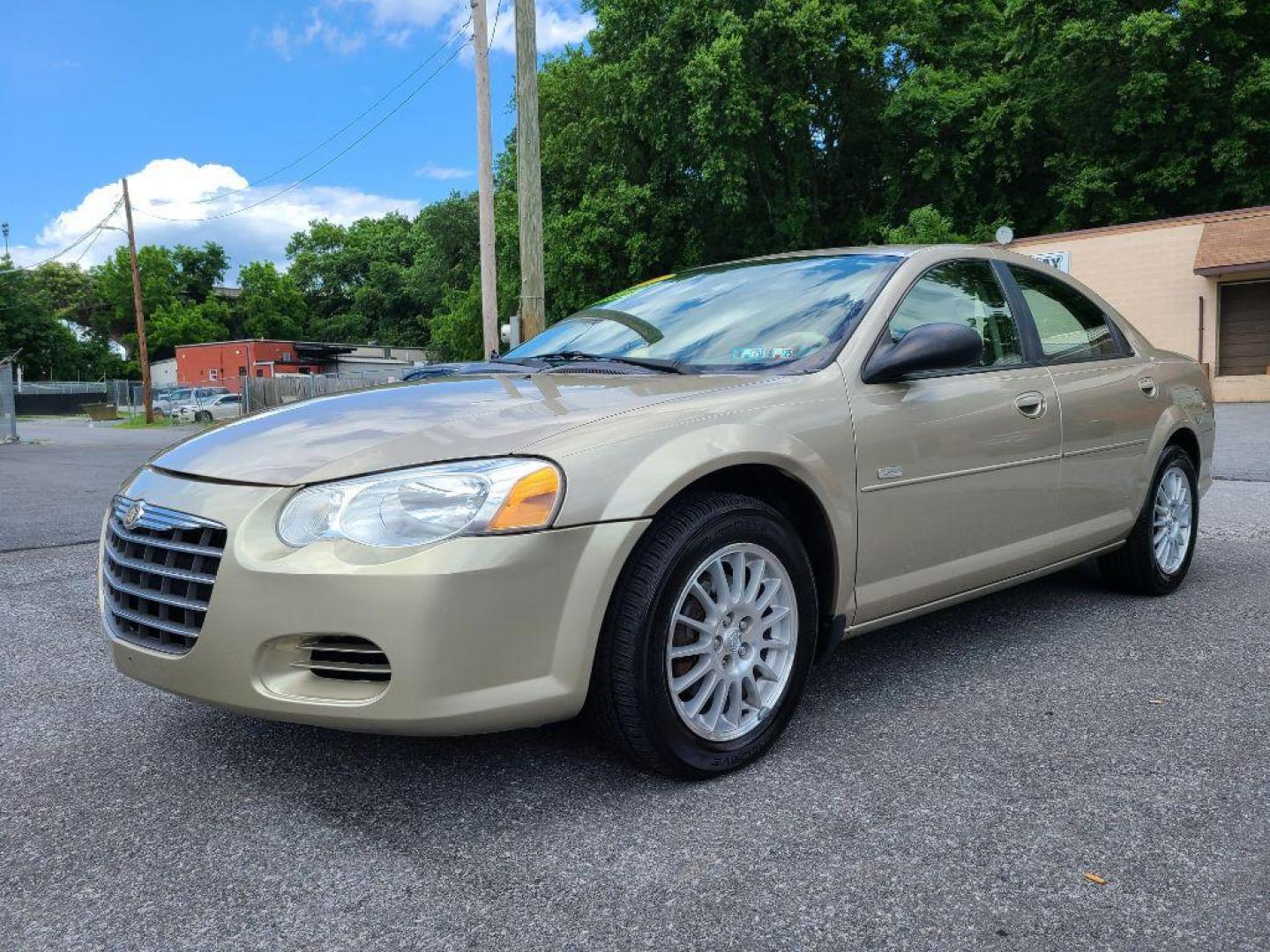 2005 GOLD CHRYSLER SEBRING TOURING (1C3EL56R55N) with an 2.7L engine, Automatic transmission, located at 117 North Cameron Street, Harrisburg, PA, 17101, (717) 963-8962, 40.267021, -76.875351 - WE FINANCE!!! Good Credit/ Bad Credit/ No Credit - ALL Trade-Ins Welcomed!!! ***Guaranteed Credit Approval*** APPLY ONLINE or CALL us TODAY ;) Internet Prices and Marketplace Prices are SPECIAL discounted ***CASH DEALS*** Retail Prices are higher. Please call us to discuss your cash and finan - Photo#0