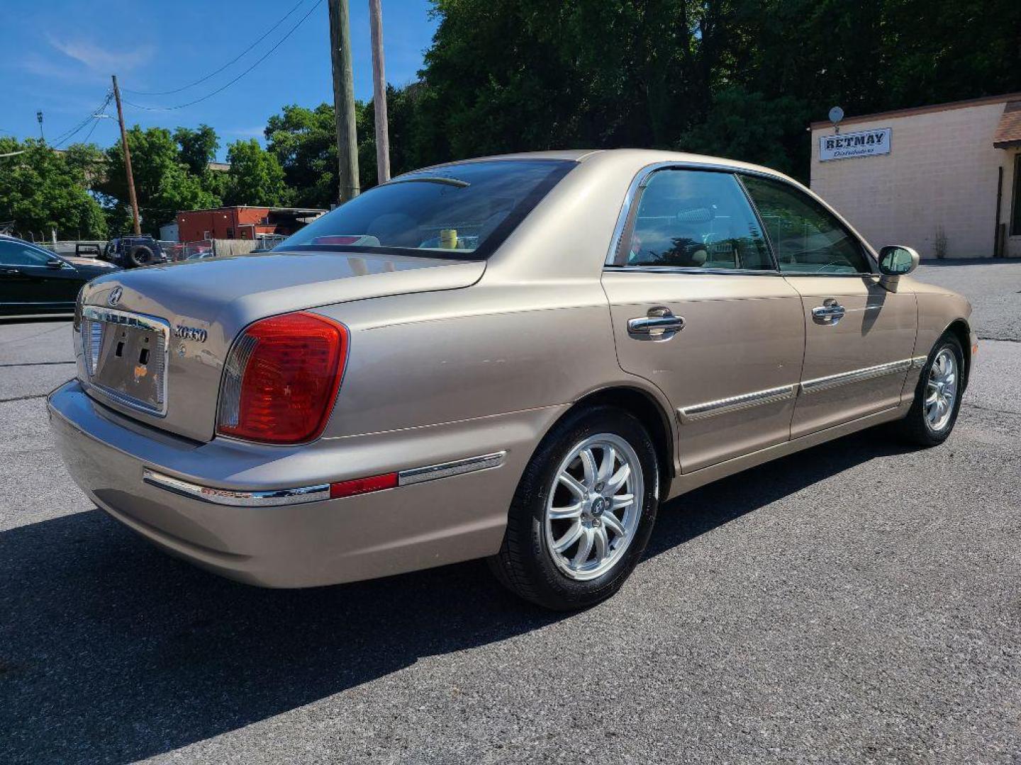 2005 TAN HYUNDAI XG 350 (KMHFU45E65A) with an 3.5L engine, Automatic transmission, located at 117 North Cameron Street, Harrisburg, PA, 17101, (717) 963-8962, 40.267021, -76.875351 - WE FINANCE!!! Good Credit/ Bad Credit/ No Credit - ALL Trade-Ins Welcomed!!! ***Guaranteed Credit Approval*** APPLY ONLINE or CALL us TODAY ;) Internet Prices and Marketplace Prices are SPECIAL discounted ***CASH DEALS*** Retail Prices are higher. Please call us to discuss your cash and finan - Photo#4