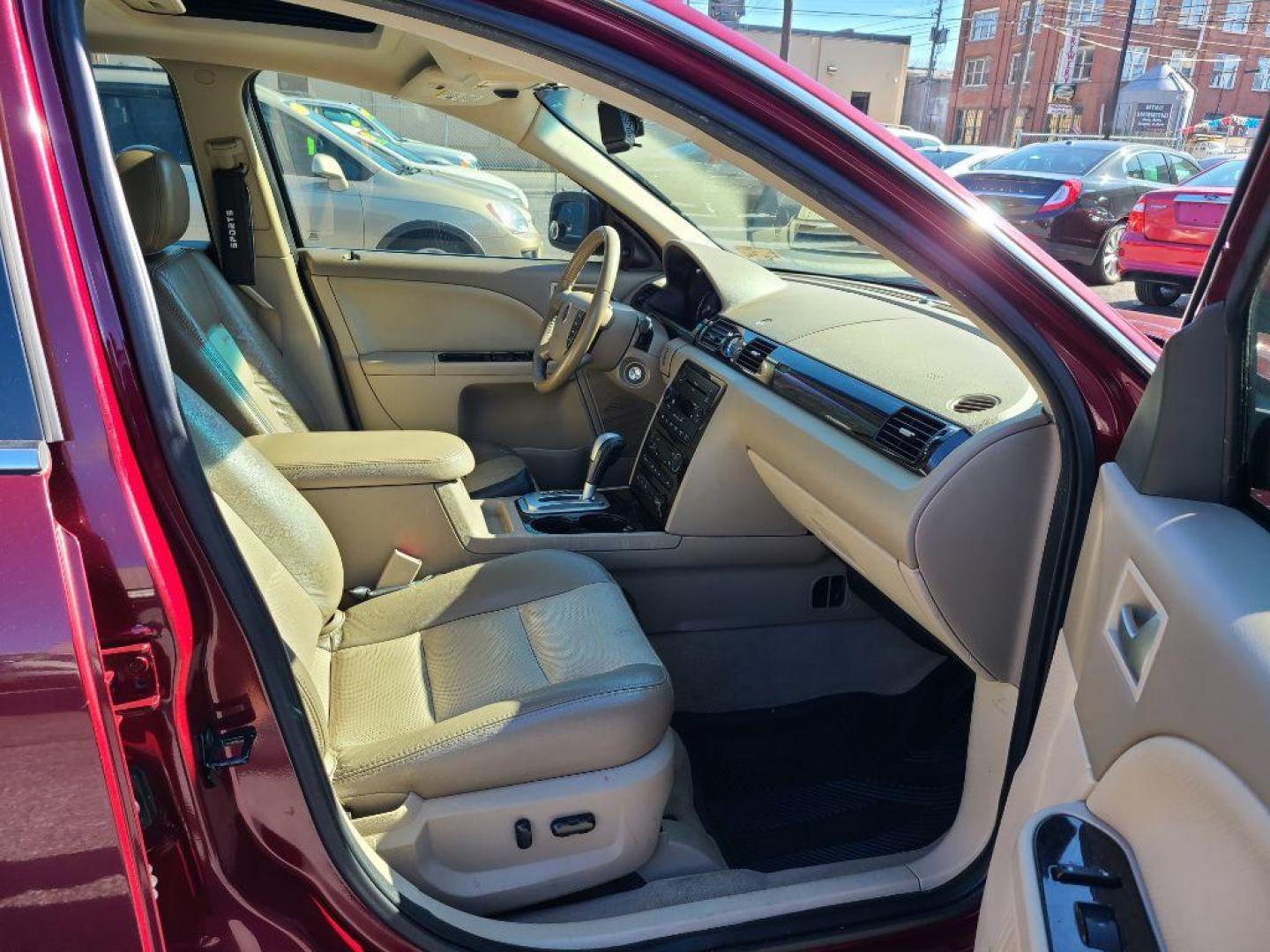 2005 RED MERCURY MONTEGO PREMIER (1MEFM43145G) with an 3.0L engine, Automatic transmission, located at 117 North Cameron Street, Harrisburg, PA, 17101, (717) 963-8962, 40.267021, -76.875351 - WE FINANCE!!! Good Credit/ Bad Credit/ No Credit - ALL Trade-Ins Welcomed!!! ***Guaranteed Credit Approval*** APPLY ONLINE or CALL us TODAY ;) Internet Prices and Marketplace Prices are SPECIAL discounted ***CASH DEALS*** Retail Prices are higher. Please call us to discuss your cash and finan - Photo#9