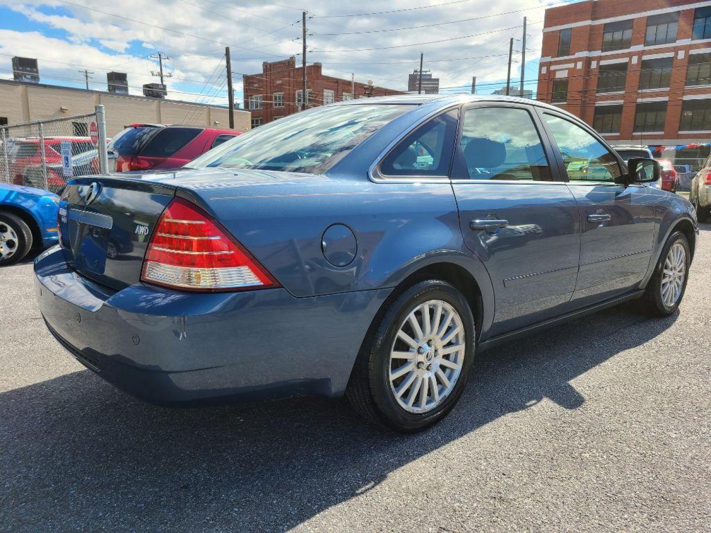 2005 BLUE MERCURY MONTEGO PREMIER (1MEFM43175G) with an 3.0L engine, Automatic transmission, located at 7981 Paxton Street, Harrisburg, PA, 17111, (717) 561-2926, 40.261490, -76.749229 - WE FINANCE!!! Good Credit/ Bad Credit/ No Credit - ALL Trade-Ins Welcomed!!! ***Guaranteed Credit Approval*** APPLY ONLINE or CALL us TODAY ;) Internet Prices and Marketplace Prices are SPECIAL discounted ***CASH DEALS*** Retail Prices are higher. Please call us to discuss your cash and finan - Photo#4