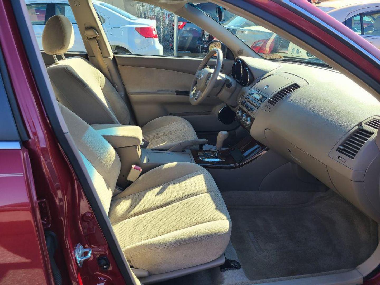 2005 RED NISSAN ALTIMA S (1N4AL11D45C) with an 2.5L engine, Automatic transmission, located at 7981 Paxton Street, Harrisburg, PA, 17111, (717) 561-2926, 40.261490, -76.749229 - WE FINANCE!!! Good Credit/ Bad Credit/ No Credit - ALL Trade-Ins Welcomed!!! ***Guaranteed Credit Approval*** APPLY ONLINE or CALL us TODAY ;) Internet Prices and Marketplace Prices are SPECIAL discounted ***CASH DEALS*** Retail Prices are higher. Please call us to discuss your cash and finan - Photo#10