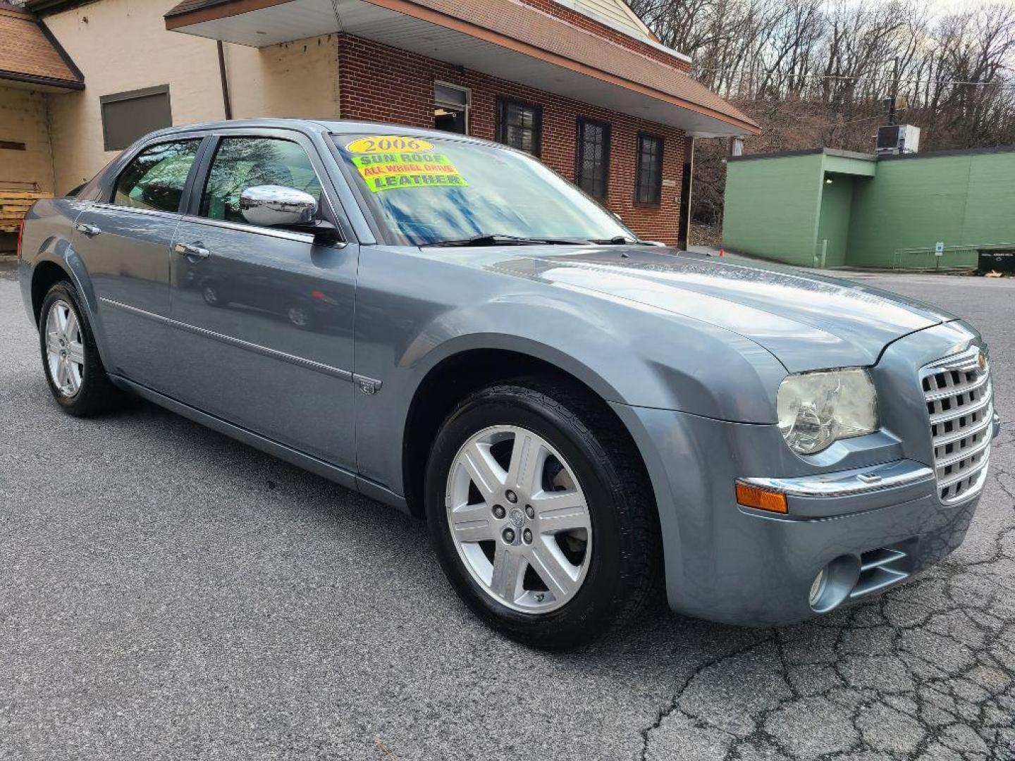 2006 GRAY CHRYSLER 300C AWD SDN (2C3LK63H26H) with an 5.7L engine, Automatic transmission, located at 117 North Cameron Street, Harrisburg, PA, 17101, (717) 963-8962, 40.267021, -76.875351 - WE FINANCE!!! Good Credit/ Bad Credit/ No Credit - ALL Trade-Ins Welcomed!!! ***Guaranteed Credit Approval*** APPLY ONLINE or CALL us TODAY ;) Internet Prices and Marketplace Prices are SPECIAL discounted ***CASH DEALS*** Retail Prices are higher. Please call us to discuss your cash and finan - Photo#6