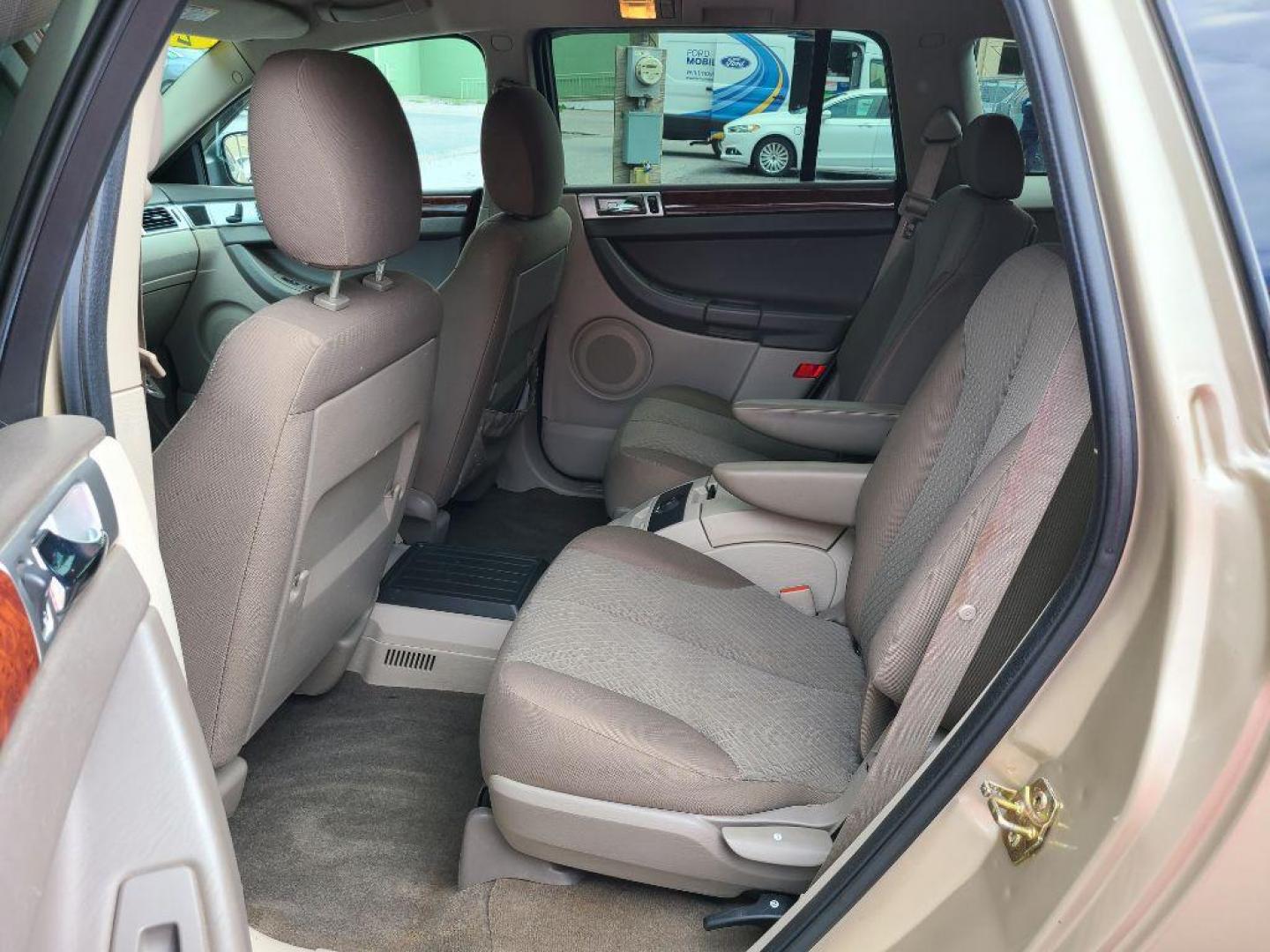 2006 GOLD CHRYSLER PACIFICA TOURING (2A4GM68436R) with an 3.5L engine, Automatic transmission, located at 117 North Cameron Street, Harrisburg, PA, 17101, (717) 963-8962, 40.267021, -76.875351 - WE FINANCE!!! Good Credit/ Bad Credit/ No Credit - ALL Trade-Ins Welcomed!!! ***Guaranteed Credit Approval*** APPLY ONLINE or CALL us TODAY ;) Internet Prices and Marketplace Prices are SPECIAL discounted ***CASH DEALS*** Retail Prices are higher. Please call us to discuss your cash and finan - Photo#15