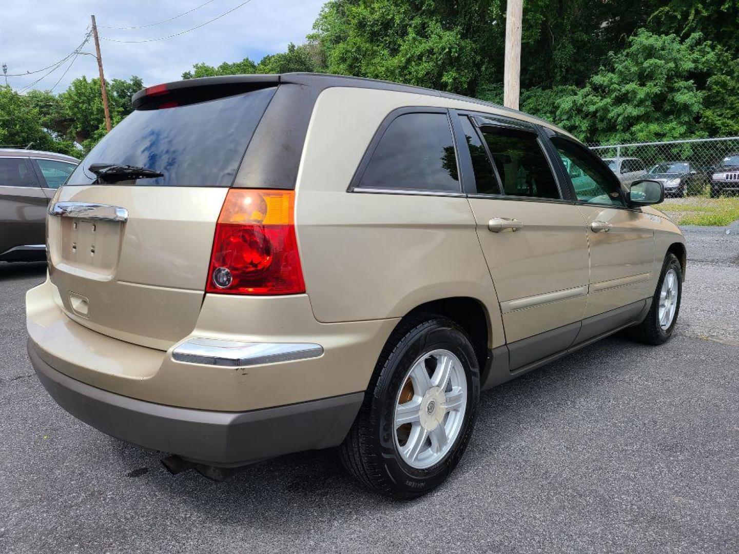 2006 GOLD CHRYSLER PACIFICA TOURING (2A4GM68436R) with an 3.5L engine, Automatic transmission, located at 117 North Cameron Street, Harrisburg, PA, 17101, (717) 963-8962, 40.267021, -76.875351 - WE FINANCE!!! Good Credit/ Bad Credit/ No Credit - ALL Trade-Ins Welcomed!!! ***Guaranteed Credit Approval*** APPLY ONLINE or CALL us TODAY ;) Internet Prices and Marketplace Prices are SPECIAL discounted ***CASH DEALS*** Retail Prices are higher. Please call us to discuss your cash and finan - Photo#4