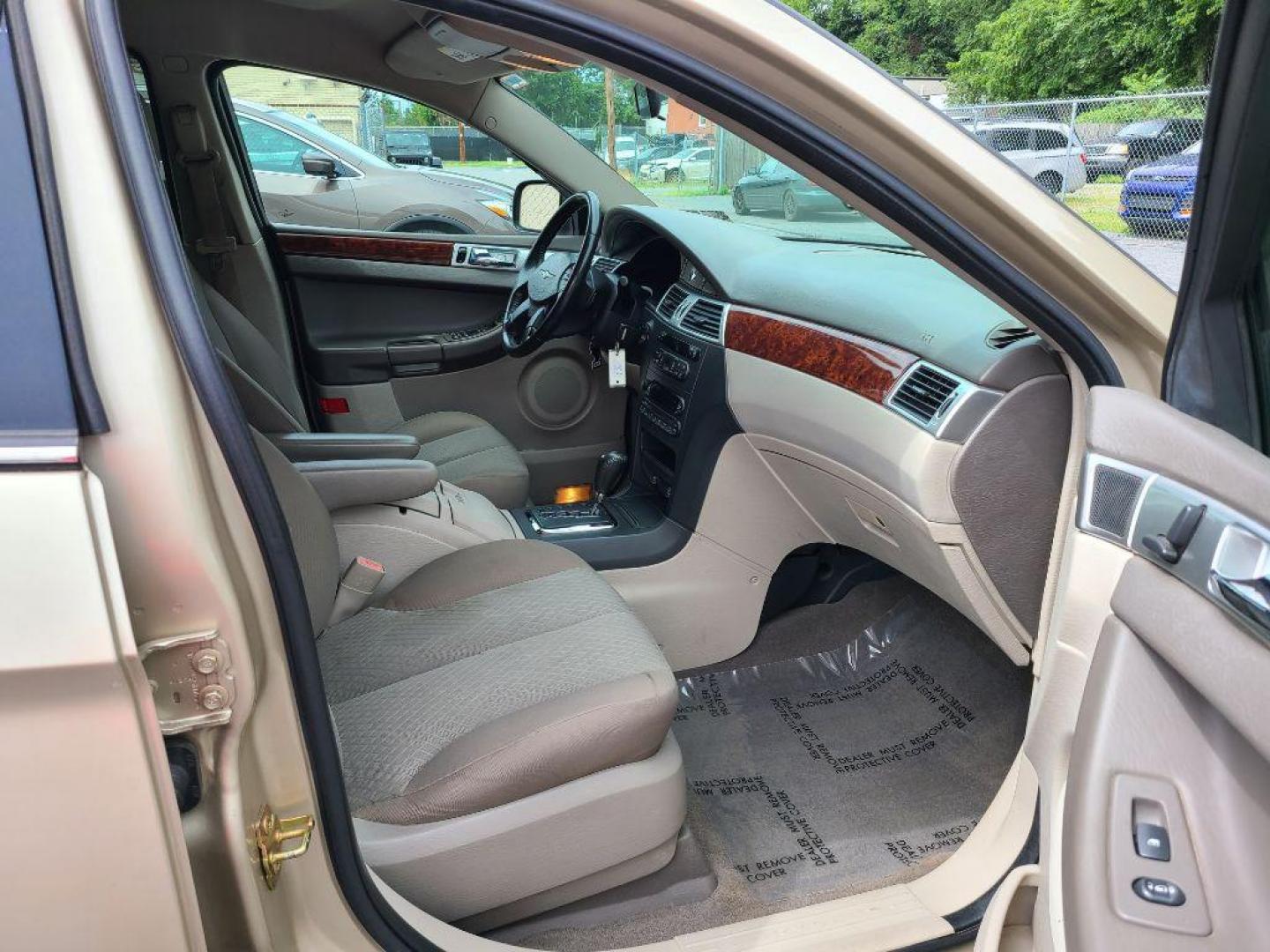 2006 GOLD CHRYSLER PACIFICA TOURING (2A4GM68436R) with an 3.5L engine, Automatic transmission, located at 117 North Cameron Street, Harrisburg, PA, 17101, (717) 963-8962, 40.267021, -76.875351 - WE FINANCE!!! Good Credit/ Bad Credit/ No Credit - ALL Trade-Ins Welcomed!!! ***Guaranteed Credit Approval*** APPLY ONLINE or CALL us TODAY ;) Internet Prices and Marketplace Prices are SPECIAL discounted ***CASH DEALS*** Retail Prices are higher. Please call us to discuss your cash and finan - Photo#8