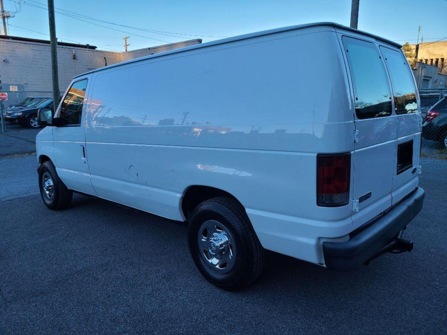 2006 WHITE FORD ECONOLINE E150 VAN (1FTRE14WX6H) with an 4.6L engine, Automatic transmission, located at 7981 Paxton Street, Harrisburg, PA, 17111, (717) 561-2926, 40.261490, -76.749229 - Photo#2