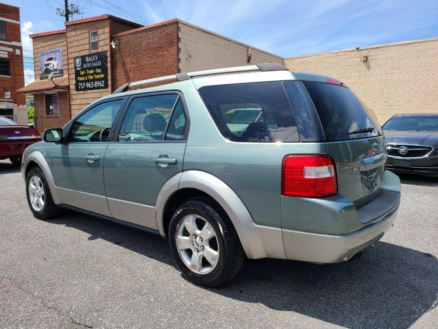 2006 GREEN FORD FREESTYLE SEL (1FMDK05106G) with an 3.0L engine, Continuously Variable transmission, located at 117 North Cameron Street, Harrisburg, PA, 17101, (717) 963-8962, 40.267021, -76.875351 - WE FINANCE!!! Good Credit/ Bad Credit/ No Credit - ALL Trade-Ins Welcomed!!! ***Guaranteed Credit Approval*** APPLY ONLINE or CALL us TODAY ;) Internet Prices and Marketplace Prices are SPECIAL discounted ***CASH DEALS*** Retail Prices are higher. Please call us to discuss your cash and finan - Photo#2