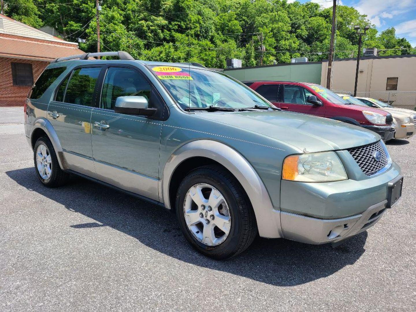 2006 GREEN FORD FREESTYLE SEL (1FMDK05106G) with an 3.0L engine, Continuously Variable transmission, located at 117 North Cameron Street, Harrisburg, PA, 17101, (717) 963-8962, 40.267021, -76.875351 - WE FINANCE!!! Good Credit/ Bad Credit/ No Credit - ALL Trade-Ins Welcomed!!! ***Guaranteed Credit Approval*** APPLY ONLINE or CALL us TODAY ;) Internet Prices and Marketplace Prices are SPECIAL discounted ***CASH DEALS*** Retail Prices are higher. Please call us to discuss your cash and finan - Photo#6