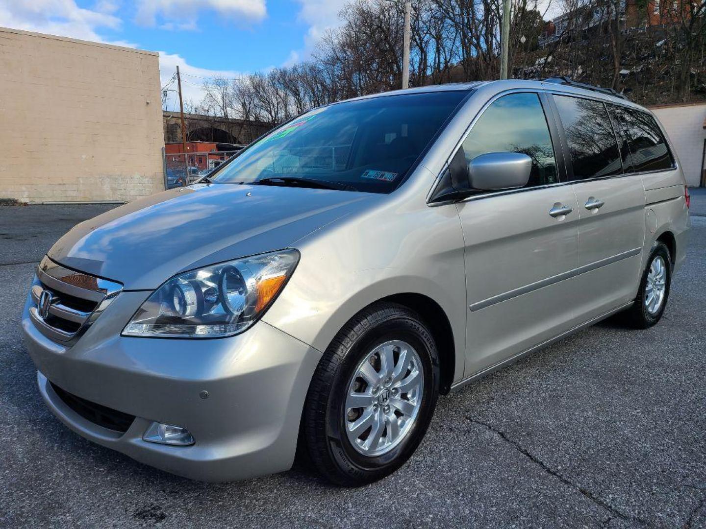 2006 SILVER HONDA ODYSSEY TOURING (5FNRL38816B) with an 3.5L engine, Automatic transmission, located at 117 North Cameron Street, Harrisburg, PA, 17101, (717) 963-8962, 40.267021, -76.875351 - WE FINANCE!!! Good Credit/ Bad Credit/ No Credit - ALL Trade-Ins Welcomed!!! ***Guaranteed Credit Approval*** APPLY ONLINE or CALL us TODAY ;) Internet Prices and Marketplace Prices are SPECIAL discounted ***CASH DEALS*** Retail Prices are higher. Please call us to discuss your cash and finan - Photo#0