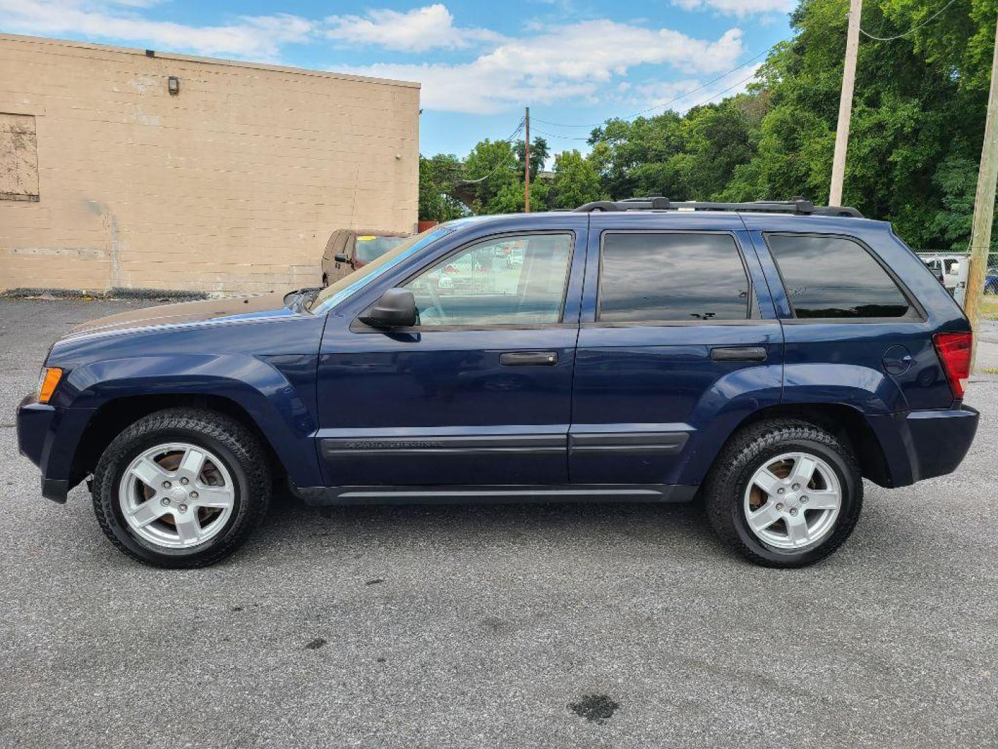 2006 BLUE JEEP GRAND CHEROKEE LAREDO (1J4GR48K46C) with an 3.7L engine, Automatic transmission, located at 117 North Cameron Street, Harrisburg, PA, 17101, (717) 963-8962, 40.267021, -76.875351 - WE FINANCE!!! Good Credit/ Bad Credit/ No Credit - ALL Trade-Ins Welcomed!!! ***Guaranteed Credit Approval*** APPLY ONLINE or CALL us TODAY ;) Internet Prices and Marketplace Prices are SPECIAL discounted ***CASH DEALS*** Retail Prices are higher. Please call us to discuss your cash and finan - Photo#1