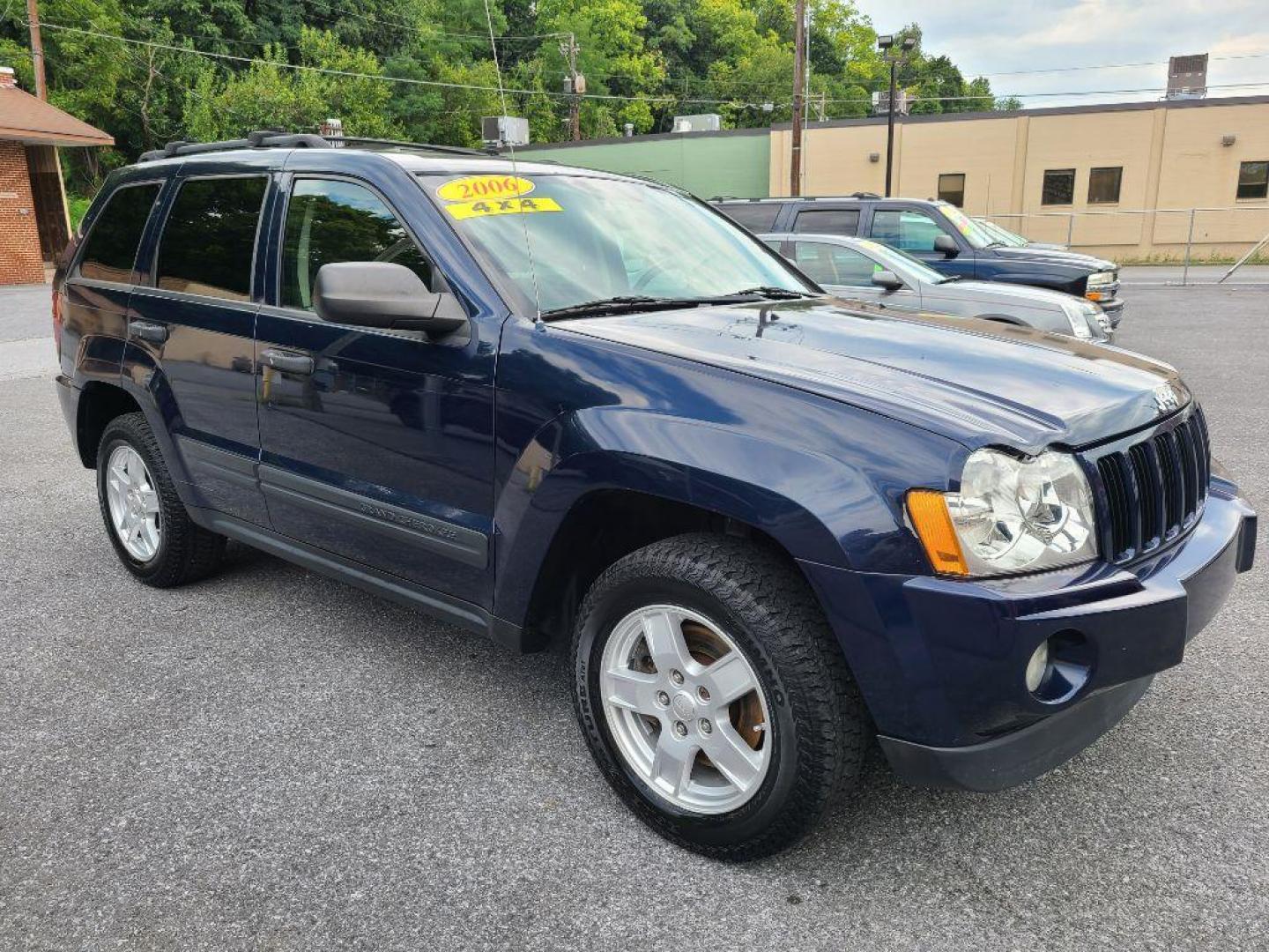 2006 BLUE JEEP GRAND CHEROKEE LAREDO (1J4GR48K46C) with an 3.7L engine, Automatic transmission, located at 117 North Cameron Street, Harrisburg, PA, 17101, (717) 963-8962, 40.267021, -76.875351 - WE FINANCE!!! Good Credit/ Bad Credit/ No Credit - ALL Trade-Ins Welcomed!!! ***Guaranteed Credit Approval*** APPLY ONLINE or CALL us TODAY ;) Internet Prices and Marketplace Prices are SPECIAL discounted ***CASH DEALS*** Retail Prices are higher. Please call us to discuss your cash and finan - Photo#6