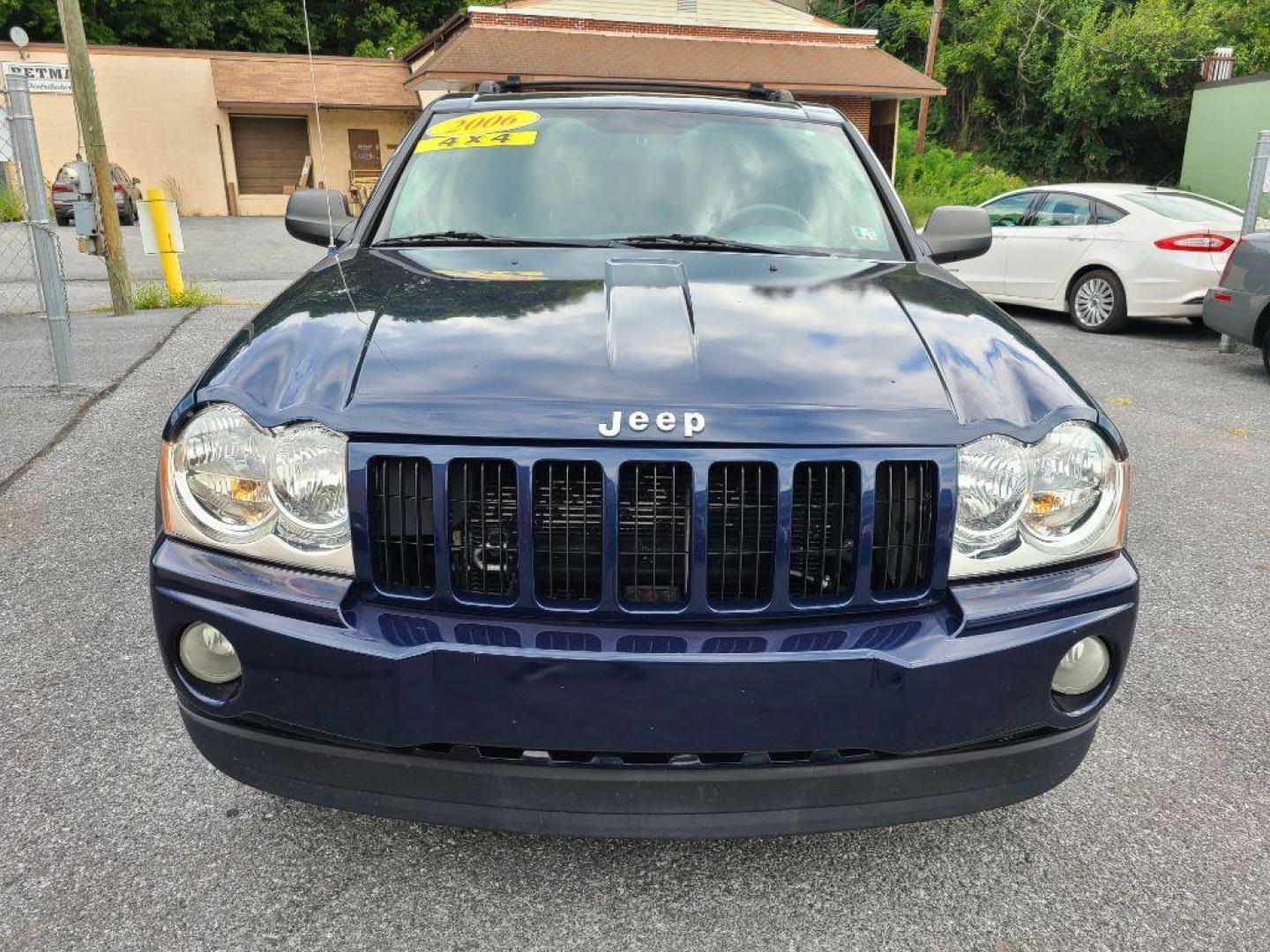 2006 BLUE JEEP GRAND CHEROKEE LAREDO (1J4GR48K46C) with an 3.7L engine, Automatic transmission, located at 117 North Cameron Street, Harrisburg, PA, 17101, (717) 963-8962, 40.267021, -76.875351 - WE FINANCE!!! Good Credit/ Bad Credit/ No Credit - ALL Trade-Ins Welcomed!!! ***Guaranteed Credit Approval*** APPLY ONLINE or CALL us TODAY ;) Internet Prices and Marketplace Prices are SPECIAL discounted ***CASH DEALS*** Retail Prices are higher. Please call us to discuss your cash and finan - Photo#7