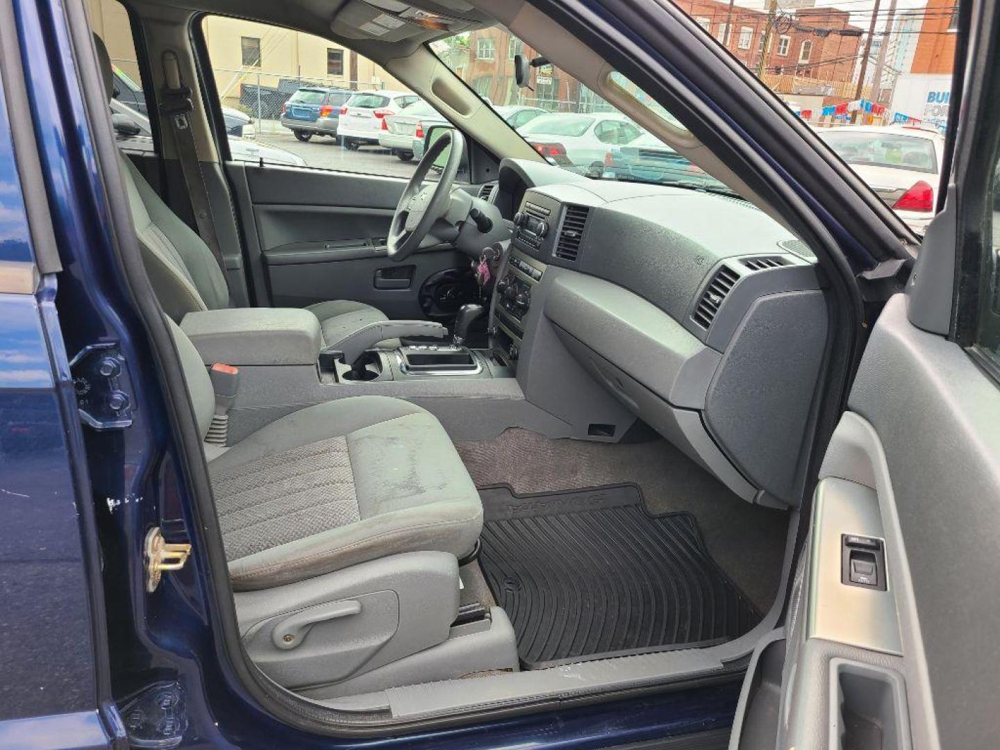 2006 BLUE JEEP GRAND CHEROKEE LAREDO (1J4GR48K46C) with an 3.7L engine, Automatic transmission, located at 117 North Cameron Street, Harrisburg, PA, 17101, (717) 963-8962, 40.267021, -76.875351 - WE FINANCE!!! Good Credit/ Bad Credit/ No Credit - ALL Trade-Ins Welcomed!!! ***Guaranteed Credit Approval*** APPLY ONLINE or CALL us TODAY ;) Internet Prices and Marketplace Prices are SPECIAL discounted ***CASH DEALS*** Retail Prices are higher. Please call us to discuss your cash and finan - Photo#8