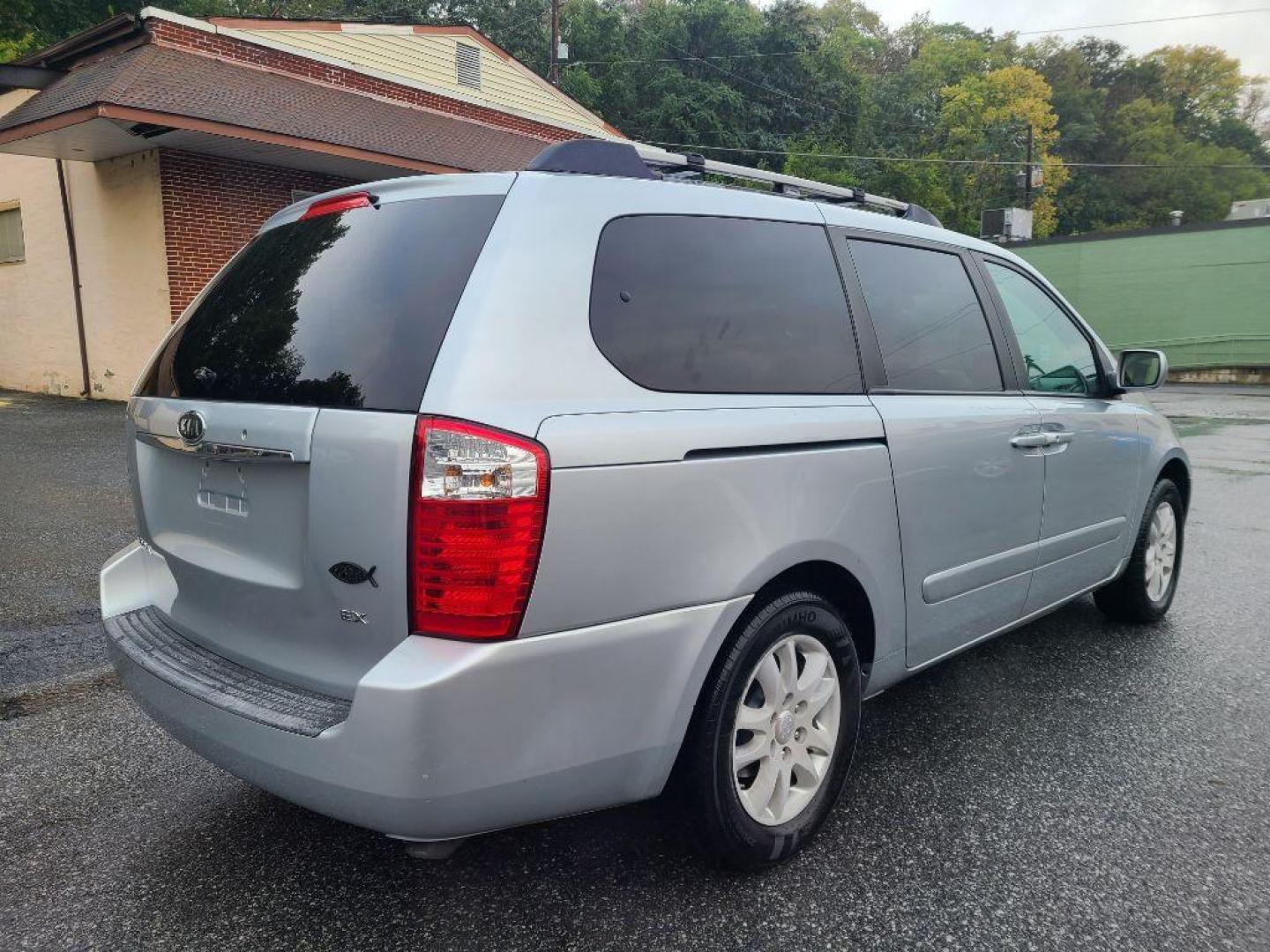 2006 SILVER KIA SEDONA EX (KNDMB233066) with an 3.8L engine, Automatic transmission, located at 7981 Paxton Street, Harrisburg, PA, 17111, (717) 561-2926, 40.261490, -76.749229 - WE FINANCE!!! Good Credit/ Bad Credit/ No Credit - ALL Trade-Ins Welcomed!!! ***Guaranteed Credit Approval*** APPLY ONLINE or CALL us TODAY ;) Internet Prices and Marketplace Prices are SPECIAL discounted ***CASH DEALS*** Retail Prices are higher. Please call us to discuss your cash and finan - Photo#6