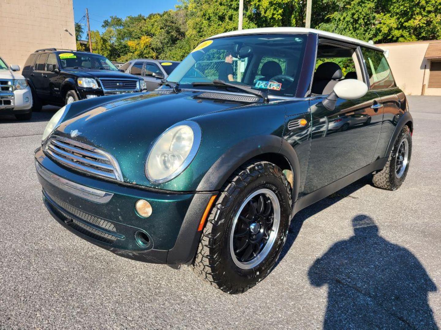 2006 GREEN MINI COOPER HATCHBACK (WMWRC33576T) with an 1.6L engine, Continuously Variable transmission, located at 117 North Cameron Street, Harrisburg, PA, 17101, (717) 963-8962, 40.267021, -76.875351 - WE FINANCE!!! Good Credit/ Bad Credit/ No Credit - ALL Trade-Ins Welcomed!!! ***Guaranteed Credit Approval*** APPLY ONLINE or CALL us TODAY ;) Internet Prices and Marketplace Prices are SPECIAL discounted ***CASH DEALS*** Retail Prices are higher. Please call us to discuss your cash and finan - Photo#0