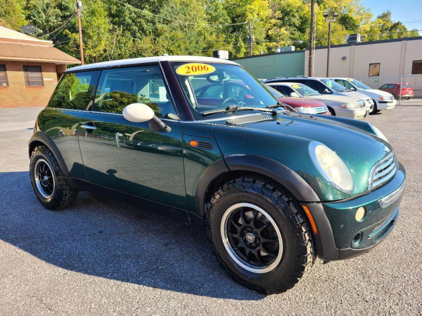 2006 GREEN MINI COOPER HATCHBACK (WMWRC33576T) with an 1.6L engine, Continuously Variable transmission, located at 117 North Cameron Street, Harrisburg, PA, 17101, (717) 963-8962, 40.267021, -76.875351 - WE FINANCE!!! Good Credit/ Bad Credit/ No Credit - ALL Trade-Ins Welcomed!!! ***Guaranteed Credit Approval*** APPLY ONLINE or CALL us TODAY ;) Internet Prices and Marketplace Prices are SPECIAL discounted ***CASH DEALS*** Retail Prices are higher. Please call us to discuss your cash and finan - Photo#6