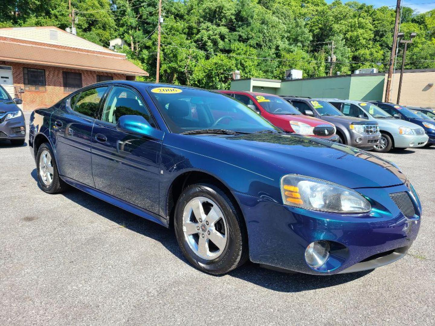 2006 GREEN PONTIAC GRAND PRIX BASE (2G2WP552561) with an 3.8L engine, Automatic transmission, located at 117 North Cameron Street, Harrisburg, PA, 17101, (717) 963-8962, 40.267021, -76.875351 - WE FINANCE!!! Good Credit/ Bad Credit/ No Credit - ALL Trade-Ins Welcomed!!! ***Guaranteed Credit Approval*** APPLY ONLINE or CALL us TODAY ;) Internet Prices and Marketplace Prices are SPECIAL discounted ***CASH DEALS*** Retail Prices are higher. Please call us to discuss your cash and finan - Photo#6