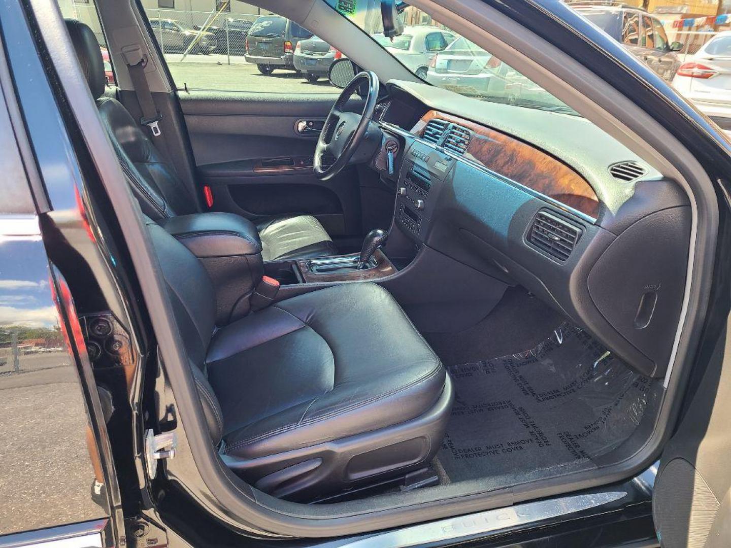 2007 BLACK BUICK LACROSSE CXS (2G4WE587771) with an 3.6L engine, Automatic transmission, located at 117 North Cameron Street, Harrisburg, PA, 17101, (717) 963-8962, 40.267021, -76.875351 - WE FINANCE!!! Good Credit/ Bad Credit/ No Credit - ALL Trade-Ins Welcomed!!! ***Guaranteed Credit Approval*** APPLY ONLINE or CALL us TODAY ;) Internet Prices and Marketplace Prices are SPECIAL discounted ***CASH DEALS*** Retail Prices are higher. Please call us to discuss your cash and finan - Photo#9