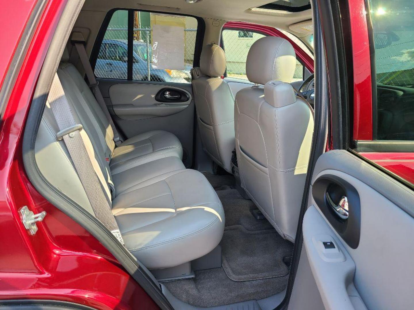 2007 RED CHEVROLET TRAILBLAZER LS (1GNDT13S872) with an 4.2L engine, Automatic transmission, located at 117 North Cameron Street, Harrisburg, PA, 17101, (717) 963-8962, 40.267021, -76.875351 - WE FINANCE!!! Good Credit/ Bad Credit/ No Credit - ALL Trade-Ins Welcomed!!! ***Guaranteed Credit Approval*** APPLY ONLINE or CALL us TODAY ;) Internet Prices and Marketplace Prices are SPECIAL discounted ***CASH DEALS*** Retail Prices are higher. Please call us to discuss your cash and finan - Photo#11