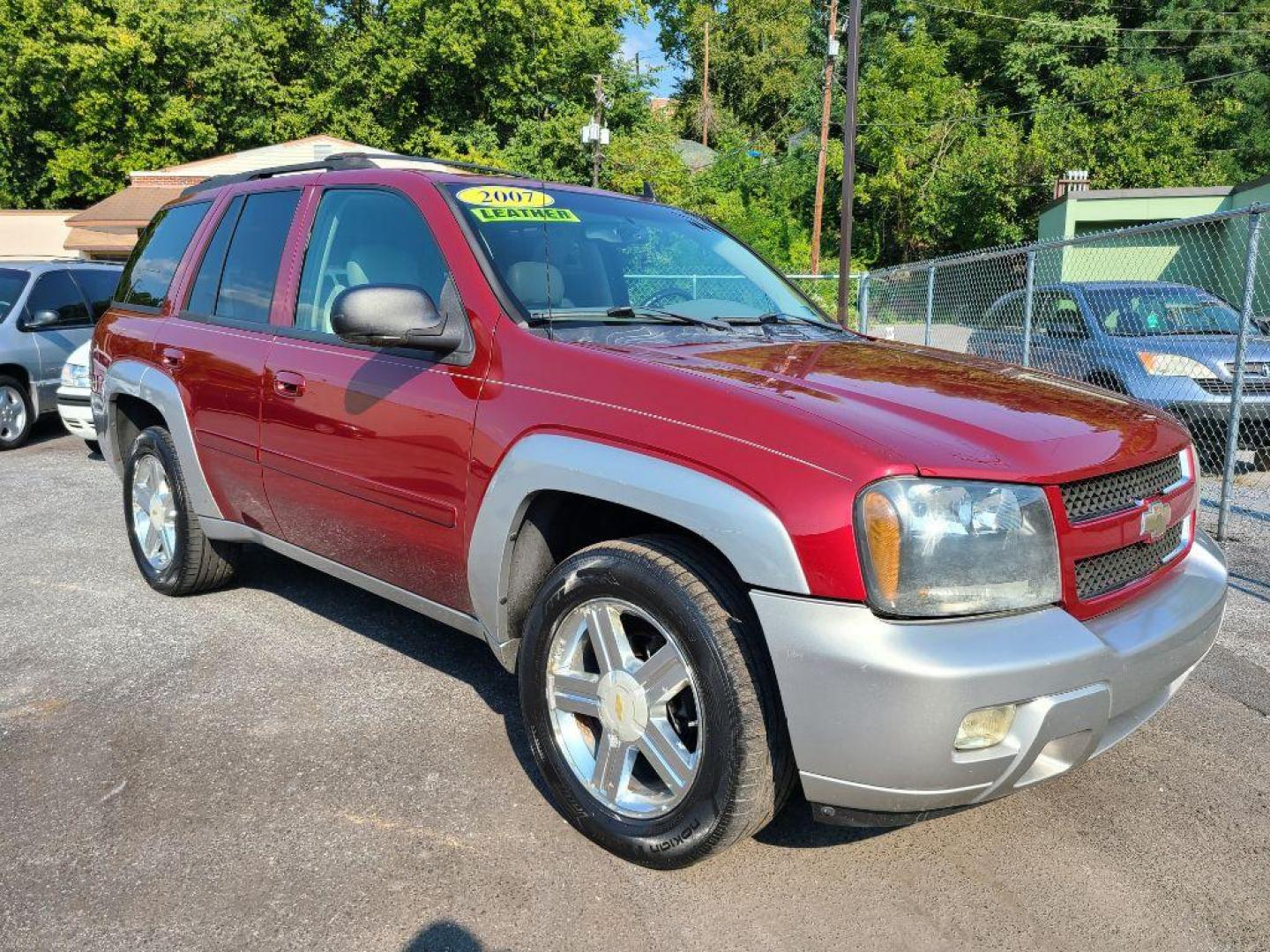 2007 RED CHEVROLET TRAILBLAZER LS (1GNDT13S872) with an 4.2L engine, Automatic transmission, located at 117 North Cameron Street, Harrisburg, PA, 17101, (717) 963-8962, 40.267021, -76.875351 - WE FINANCE!!! Good Credit/ Bad Credit/ No Credit - ALL Trade-Ins Welcomed!!! ***Guaranteed Credit Approval*** APPLY ONLINE or CALL us TODAY ;) Internet Prices and Marketplace Prices are SPECIAL discounted ***CASH DEALS*** Retail Prices are higher. Please call us to discuss your cash and finan - Photo#6