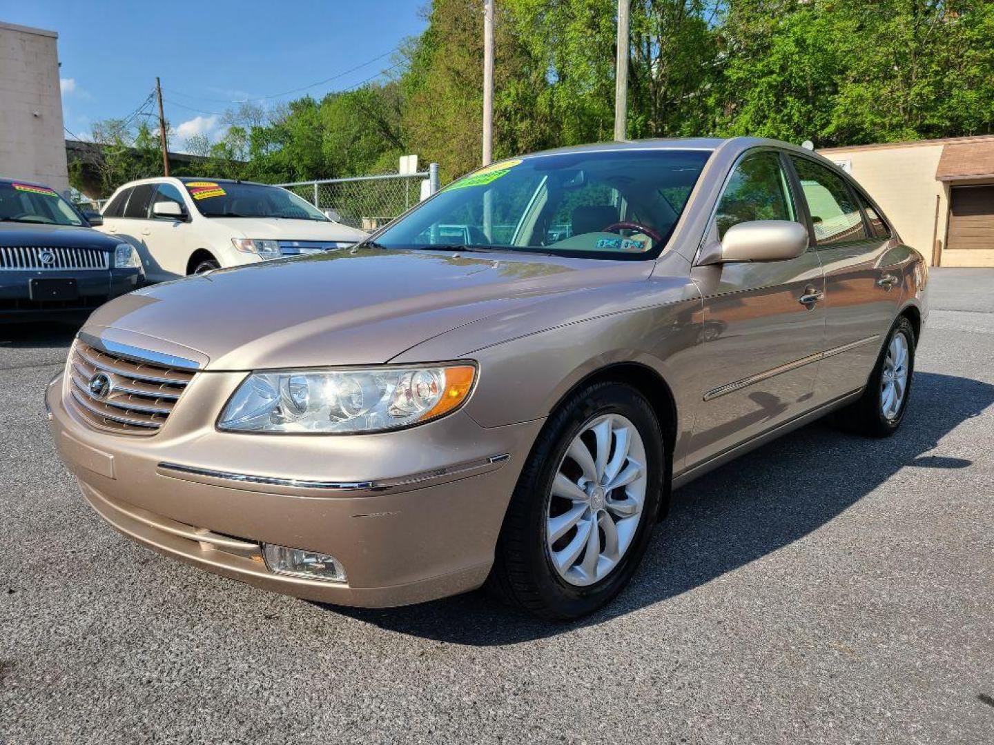 2007 GOLD HYUNDAI AZERA SE (KMHFC46F77A) with an 3.8L engine, Automatic transmission, located at 117 North Cameron Street, Harrisburg, PA, 17101, (717) 963-8962, 40.267021, -76.875351 - WE FINANCE!!! Good Credit/ Bad Credit/ No Credit - ALL Trade-Ins Welcomed!!! ***Guaranteed Credit Approval*** APPLY ONLINE or CALL us TODAY ;) Internet Prices and Marketplace Prices are SPECIAL discounted ***CASH DEALS*** Retail Prices are higher. Please call us to discuss your cash and finan - Photo#0