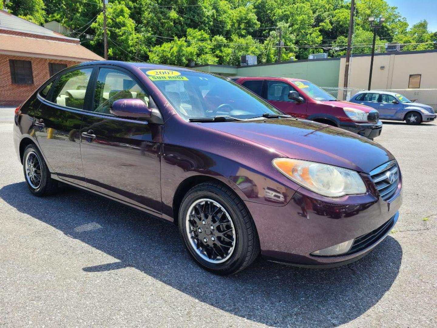 2007 BURGUN HYUNDAI ELANTRA GLS (KMHDU46D67U) with an 2.0L engine, Automatic transmission, located at 7981 Paxton Street, Harrisburg, PA, 17111, (717) 561-2926, 40.261490, -76.749229 - WE FINANCE!!! Good Credit/ Bad Credit/ No Credit - ALL Trade-Ins Welcomed!!! ***Guaranteed Credit Approval*** APPLY ONLINE or CALL us TODAY ;) Internet Prices and Marketplace Prices are SPECIAL discounted ***CASH DEALS*** Retail Prices are higher. Please call us to discuss your cash and finan - Photo#6