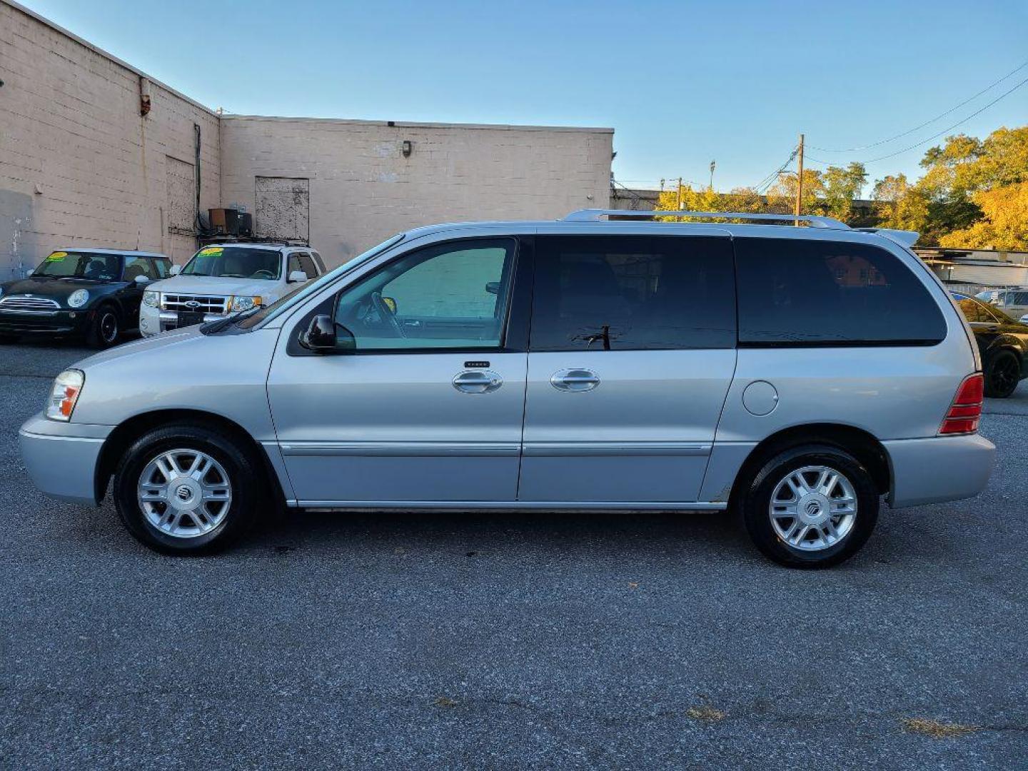 2007 SILVER MERCURY MONTEREY LUXURY (2MRDA22247B) with an 4.2L engine, Automatic transmission, located at 117 North Cameron Street, Harrisburg, PA, 17101, (717) 963-8962, 40.267021, -76.875351 - WE FINANCE!!! Good Credit/ Bad Credit/ No Credit - ALL Trade-Ins Welcomed!!! ***Guaranteed Credit Approval*** APPLY ONLINE or CALL us TODAY ;) Internet Prices and Marketplace Prices are SPECIAL discounted ***CASH DEALS*** Retail Prices are higher. Please call us to discuss your cash and finan - Photo#1