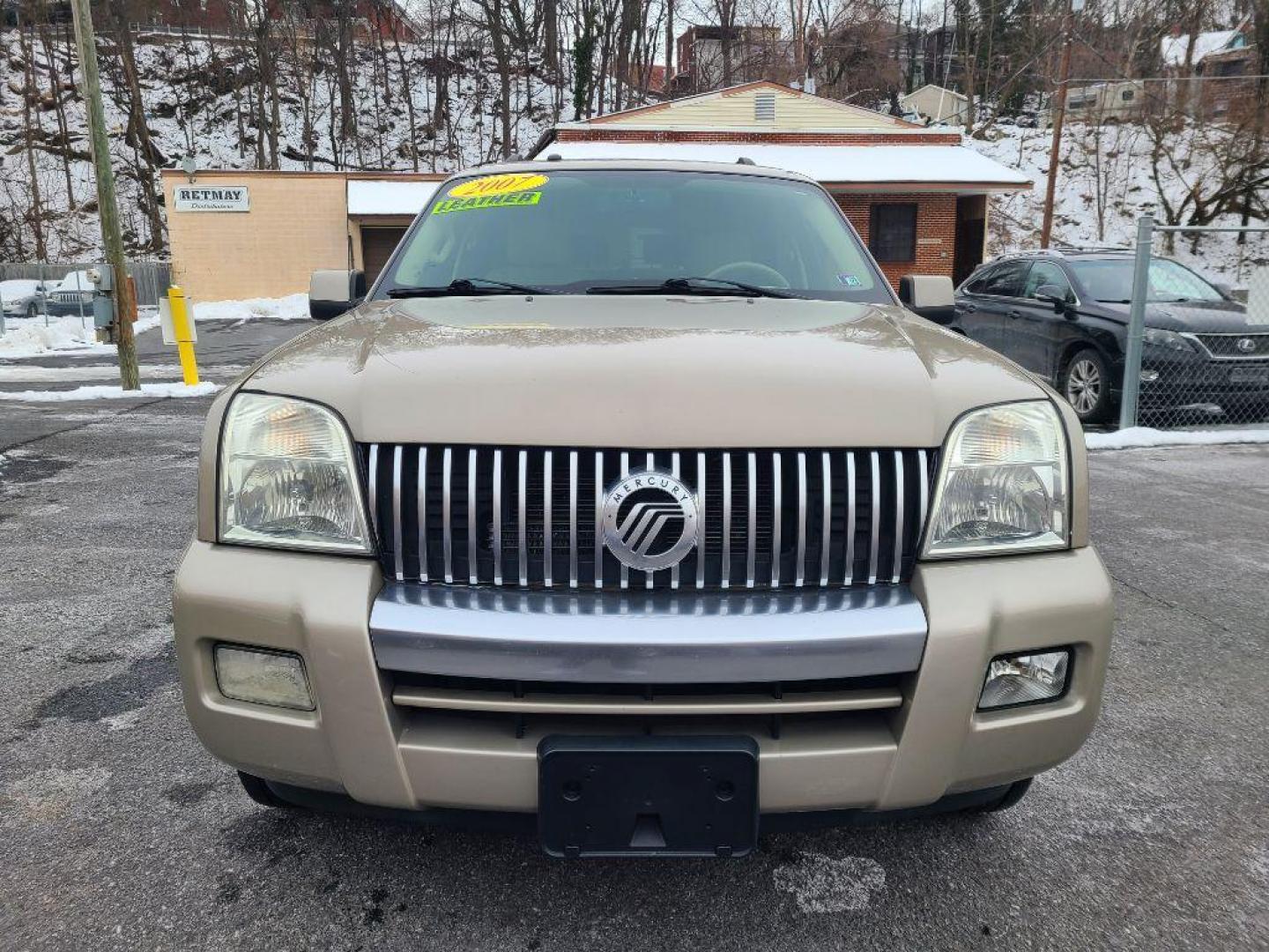 2007 GOLD MERCURY MOUNTAINEER LUXURY (4M2EU47E37U) with an 4.0L engine, Automatic transmission, located at 117 North Cameron Street, Harrisburg, PA, 17101, (717) 963-8962, 40.267021, -76.875351 - Photo#7