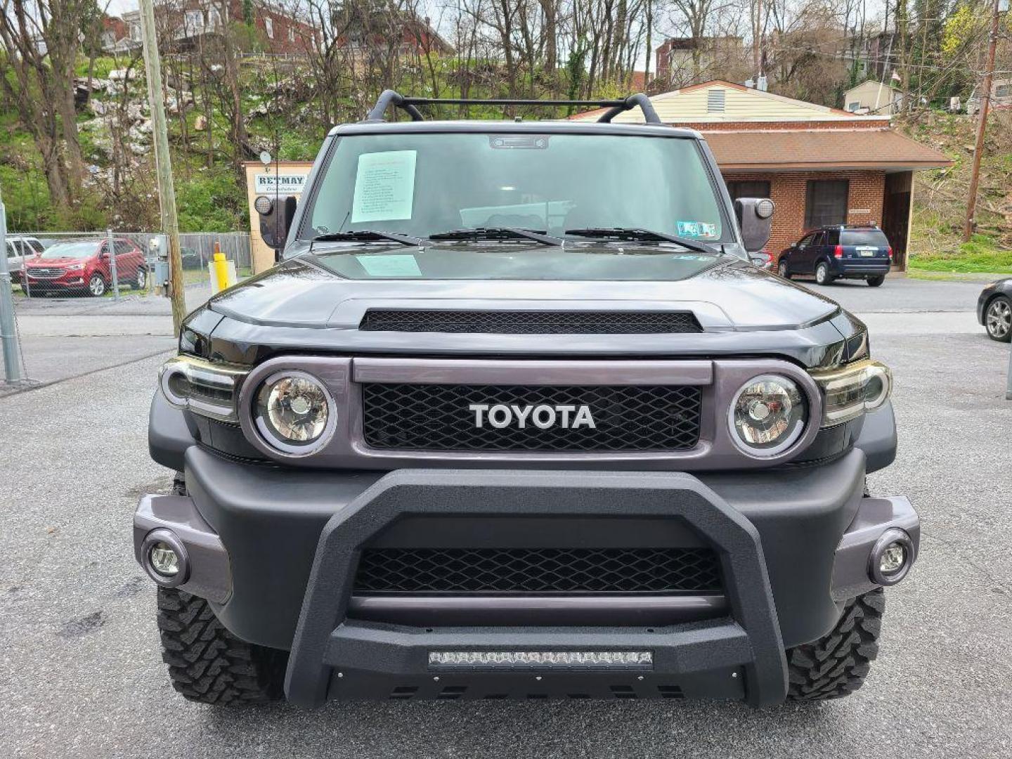 2007 BLACK TOYOTA FJ CRUISER UTILITY (JTEBU11F270) with an 4.0L engine, Automatic transmission, located at 117 North Cameron Street, Harrisburg, PA, 17101, (717) 963-8962, 40.267021, -76.875351 - CASH DEAL $22,995 - Photo#7