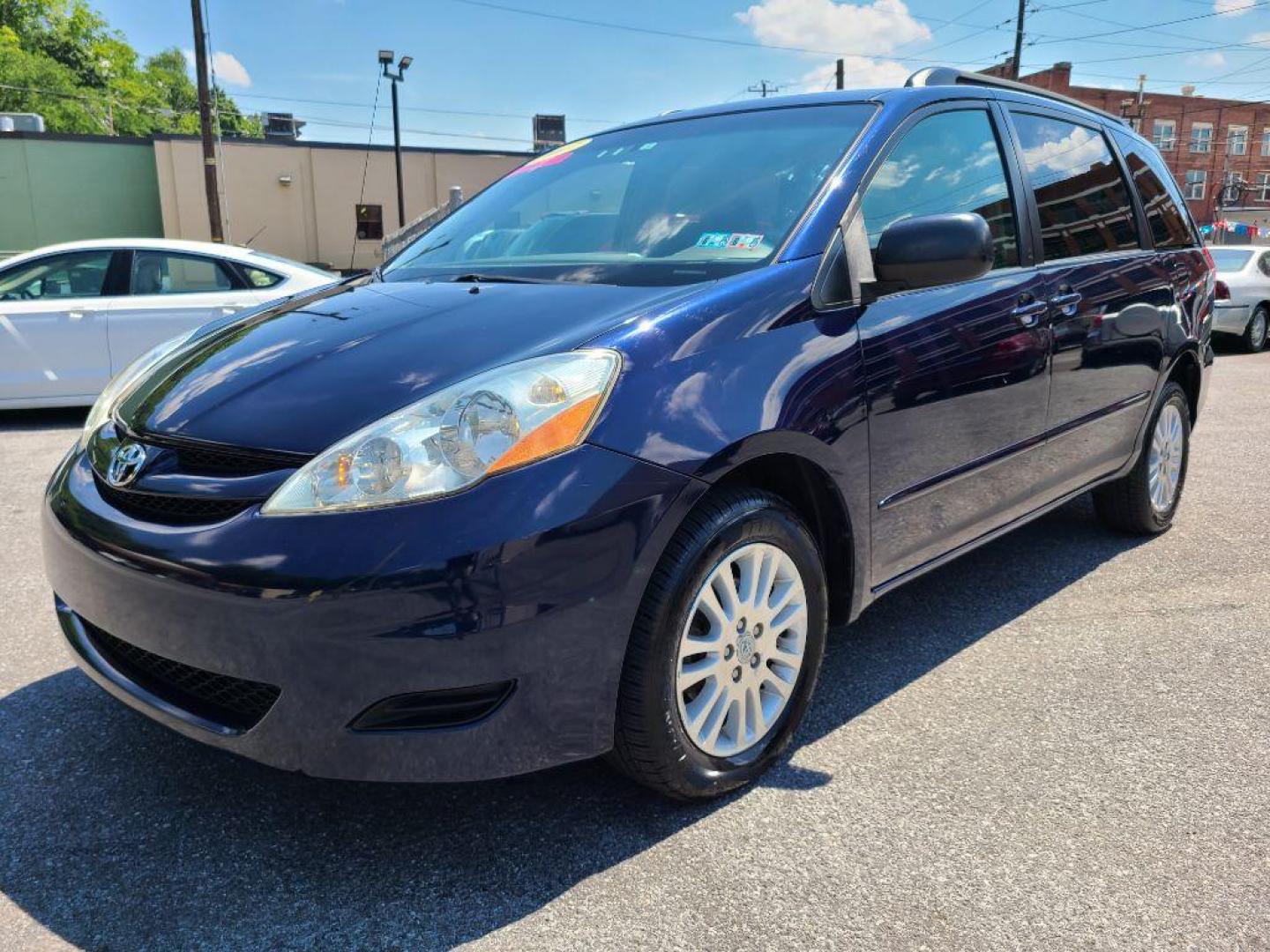 2007 BLUE TOYOTA SIENNA LE (5TDBK23C17S) with an 3.5L engine, Automatic transmission, located at 117 North Cameron Street, Harrisburg, PA, 17101, (717) 963-8962, 40.267021, -76.875351 - WE FINANCE!!! Good Credit/ Bad Credit/ No Credit - ALL Trade-Ins Welcomed!!! ***Guaranteed Credit Approval*** APPLY ONLINE or CALL us TODAY ;) Internet Prices and Marketplace Prices are SPECIAL discounted ***CASH DEALS*** Retail Prices are higher. Please call us to discuss your cash and finan - Photo#0