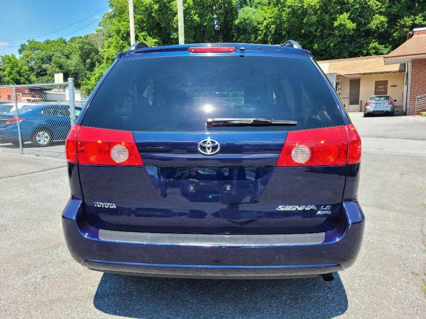 2007 BLUE TOYOTA SIENNA LE (5TDBK23C17S) with an 3.5L engine, Automatic transmission, located at 117 North Cameron Street, Harrisburg, PA, 17101, (717) 963-8962, 40.267021, -76.875351 - WE FINANCE!!! Good Credit/ Bad Credit/ No Credit - ALL Trade-Ins Welcomed!!! ***Guaranteed Credit Approval*** APPLY ONLINE or CALL us TODAY ;) Internet Prices and Marketplace Prices are SPECIAL discounted ***CASH DEALS*** Retail Prices are higher. Please call us to discuss your cash and finan - Photo#3