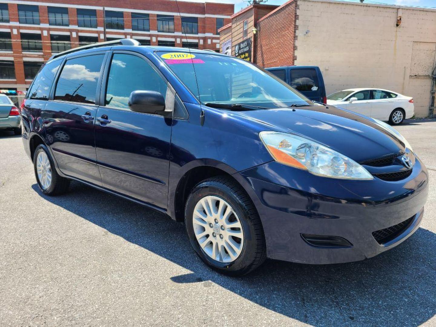 2007 BLUE TOYOTA SIENNA LE (5TDBK23C17S) with an 3.5L engine, Automatic transmission, located at 117 North Cameron Street, Harrisburg, PA, 17101, (717) 963-8962, 40.267021, -76.875351 - WE FINANCE!!! Good Credit/ Bad Credit/ No Credit - ALL Trade-Ins Welcomed!!! ***Guaranteed Credit Approval*** APPLY ONLINE or CALL us TODAY ;) Internet Prices and Marketplace Prices are SPECIAL discounted ***CASH DEALS*** Retail Prices are higher. Please call us to discuss your cash and finan - Photo#6