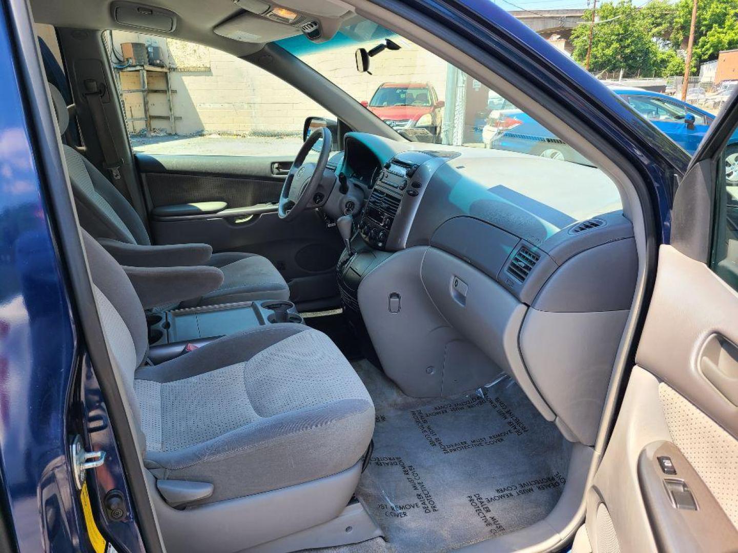 2007 BLUE TOYOTA SIENNA LE (5TDBK23C17S) with an 3.5L engine, Automatic transmission, located at 117 North Cameron Street, Harrisburg, PA, 17101, (717) 963-8962, 40.267021, -76.875351 - WE FINANCE!!! Good Credit/ Bad Credit/ No Credit - ALL Trade-Ins Welcomed!!! ***Guaranteed Credit Approval*** APPLY ONLINE or CALL us TODAY ;) Internet Prices and Marketplace Prices are SPECIAL discounted ***CASH DEALS*** Retail Prices are higher. Please call us to discuss your cash and finan - Photo#8