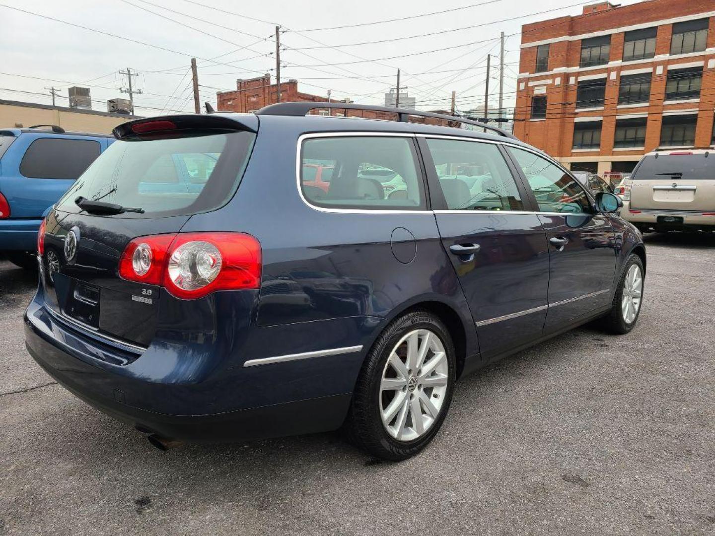 2007 BLUE VOLKSWAGEN PASSAT 3.6L 4MOTION WAGON LUXURY (WVWVU73C27E) with an 3.6L engine, Automatic transmission, located at 117 North Cameron Street, Harrisburg, PA, 17101, (717) 963-8962, 40.267021, -76.875351 - WE FINANCE!!! Good Credit/ Bad Credit/ No Credit - ALL Trade-Ins Welcomed!!! ***Guaranteed Credit Approval*** APPLY ONLINE or CALL us TODAY ;) Internet Prices and Marketplace Prices are SPECIAL discounted ***CASH DEALS*** Retail Prices are higher. Please call us to discuss your cash and finan - Photo#4