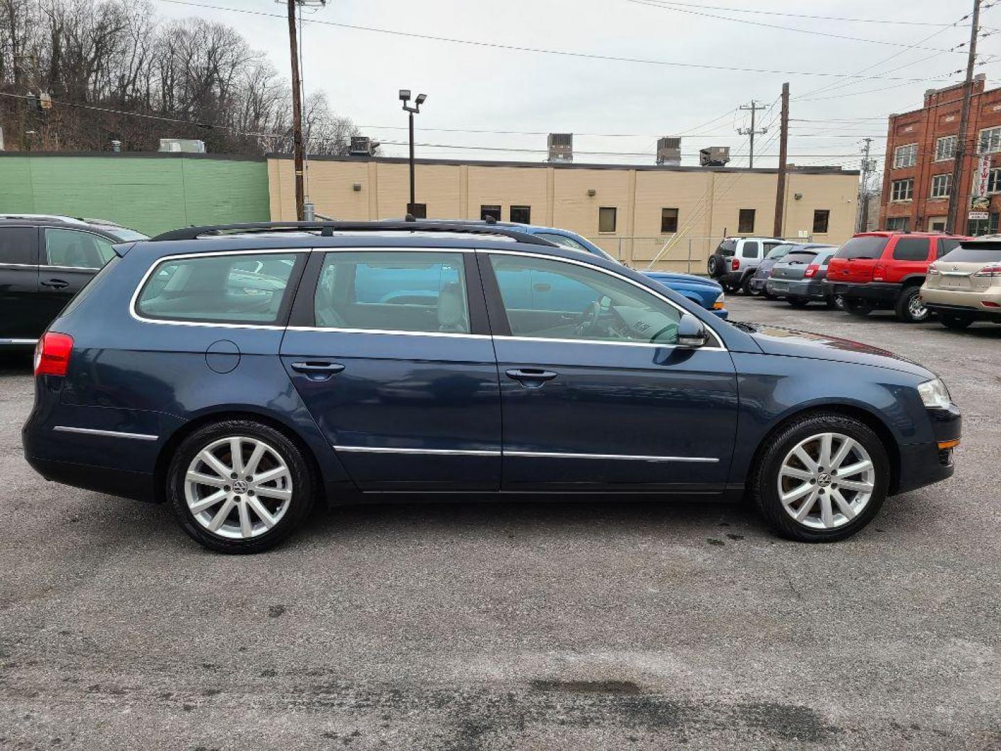 2007 BLUE VOLKSWAGEN PASSAT 3.6L 4MOTION WAGON LUXURY (WVWVU73C27E) with an 3.6L engine, Automatic transmission, located at 117 North Cameron Street, Harrisburg, PA, 17101, (717) 963-8962, 40.267021, -76.875351 - WE FINANCE!!! Good Credit/ Bad Credit/ No Credit - ALL Trade-Ins Welcomed!!! ***Guaranteed Credit Approval*** APPLY ONLINE or CALL us TODAY ;) Internet Prices and Marketplace Prices are SPECIAL discounted ***CASH DEALS*** Retail Prices are higher. Please call us to discuss your cash and finan - Photo#5