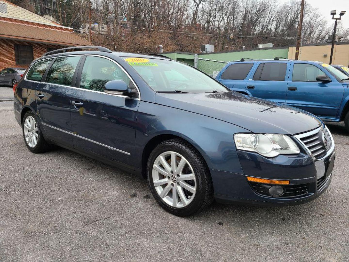 2007 BLUE VOLKSWAGEN PASSAT 3.6L 4MOTION WAGON LUXURY (WVWVU73C27E) with an 3.6L engine, Automatic transmission, located at 117 North Cameron Street, Harrisburg, PA, 17101, (717) 963-8962, 40.267021, -76.875351 - WE FINANCE!!! Good Credit/ Bad Credit/ No Credit - ALL Trade-Ins Welcomed!!! ***Guaranteed Credit Approval*** APPLY ONLINE or CALL us TODAY ;) Internet Prices and Marketplace Prices are SPECIAL discounted ***CASH DEALS*** Retail Prices are higher. Please call us to discuss your cash and finan - Photo#6