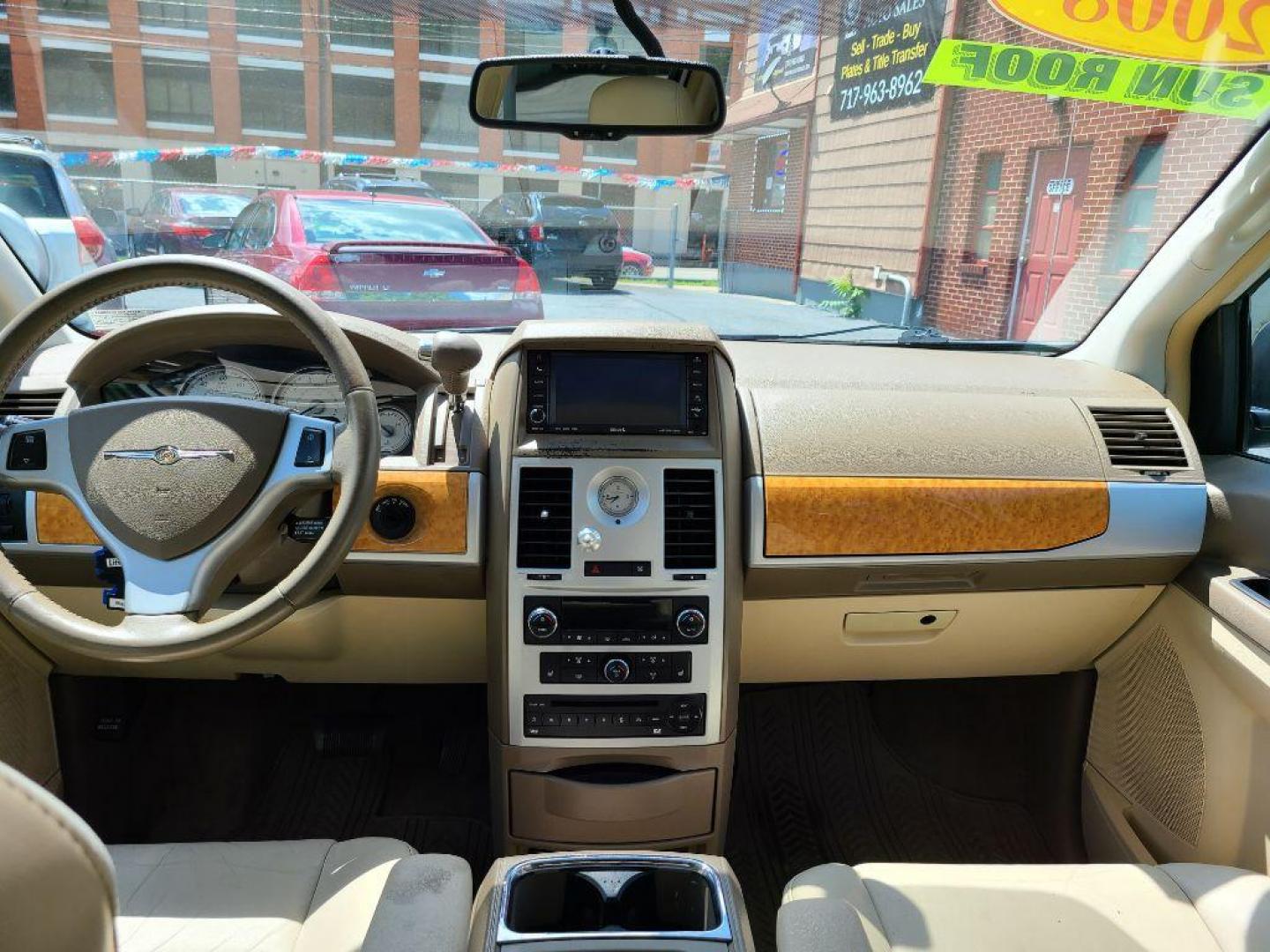 2008 WHITE CHRYSLER TOWN and COUNTRY LIMITED (2A8HR64X88R) with an 4.0L engine, Automatic transmission, located at 117 North Cameron Street, Harrisburg, PA, 17101, (717) 963-8962, 40.267021, -76.875351 - Photo#9