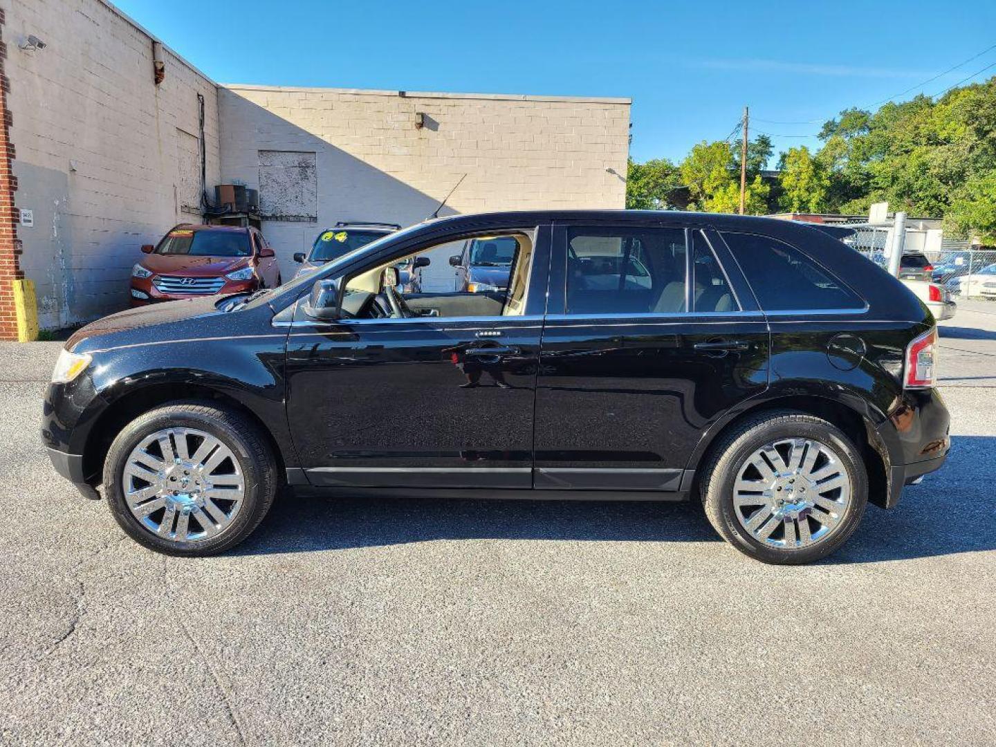 2008 BLACK FORD EDGE LIMITED (2FMDK49C58B) with an 3.5L engine, Automatic transmission, located at 117 North Cameron Street, Harrisburg, PA, 17101, (717) 963-8962, 40.267021, -76.875351 - WE FINANCE!!! Good Credit/ Bad Credit/ No Credit - ALL Trade-Ins Welcomed!!! ***Guaranteed Credit Approval*** APPLY ONLINE or CALL us TODAY ;) Internet Prices and Marketplace Prices are SPECIAL discounted ***CASH DEALS*** Retail Prices are higher. Please call us to discuss your cash and finan - Photo#1