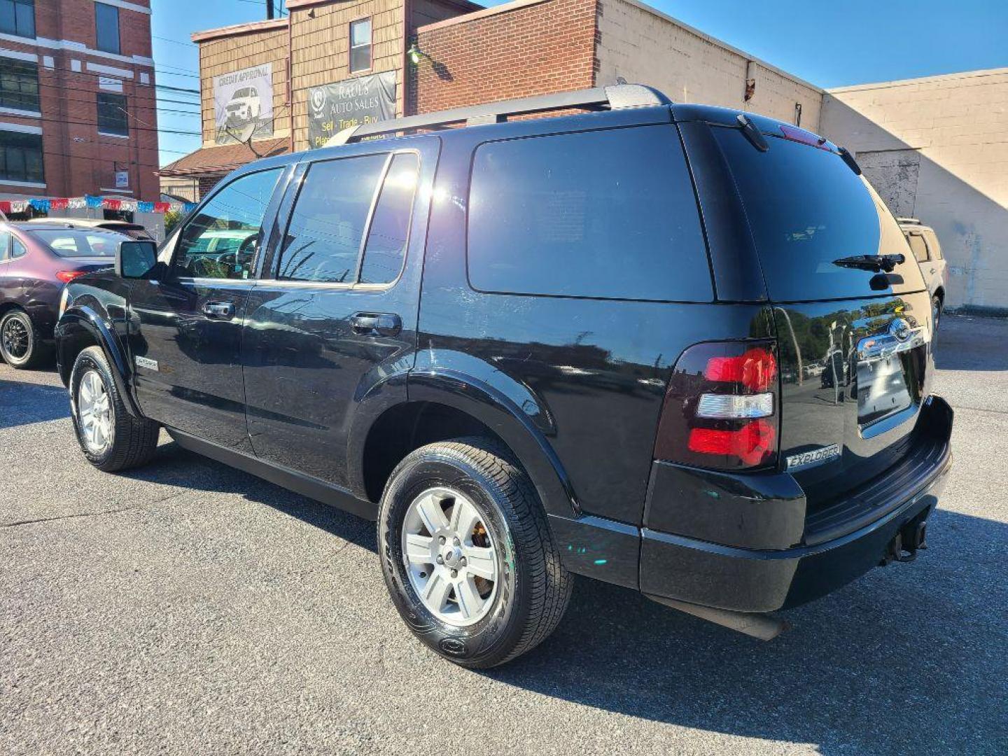 2008 BLACK FORD EXPLORER XLT (1FMEU73E88U) with an 4.0L engine, Automatic transmission, located at 117 North Cameron Street, Harrisburg, PA, 17101, (717) 963-8962, 40.267021, -76.875351 - WE FINANCE!!! Good Credit/ Bad Credit/ No Credit - ALL Trade-Ins Welcomed!!! ***Guaranteed Credit Approval*** APPLY ONLINE or CALL us TODAY ;) Internet Prices and Marketplace Prices are SPECIAL discounted ***CASH DEALS*** Retail Prices are higher. Please call us to discuss your cash and finan - Photo#2