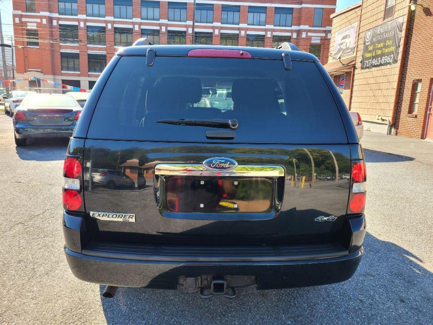 2008 BLACK FORD EXPLORER XLT (1FMEU73E88U) with an 4.0L engine, Automatic transmission, located at 117 North Cameron Street, Harrisburg, PA, 17101, (717) 963-8962, 40.267021, -76.875351 - WE FINANCE!!! Good Credit/ Bad Credit/ No Credit - ALL Trade-Ins Welcomed!!! ***Guaranteed Credit Approval*** APPLY ONLINE or CALL us TODAY ;) Internet Prices and Marketplace Prices are SPECIAL discounted ***CASH DEALS*** Retail Prices are higher. Please call us to discuss your cash and finan - Photo#3