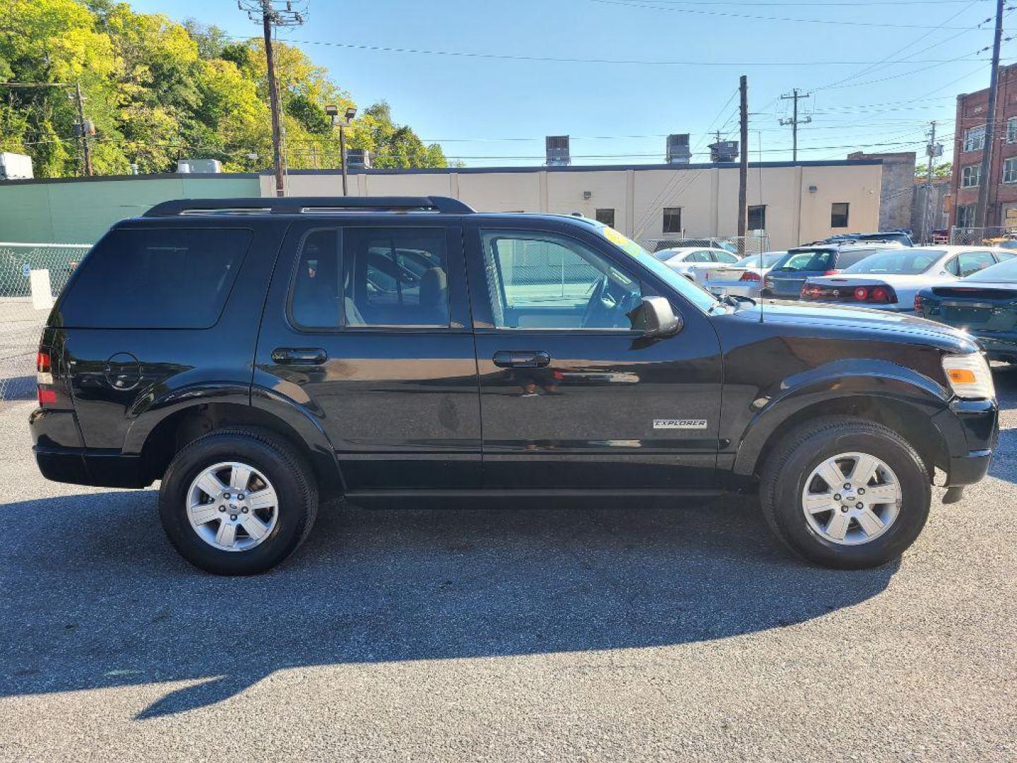 2008 BLACK FORD EXPLORER XLT (1FMEU73E88U) with an 4.0L engine, Automatic transmission, located at 117 North Cameron Street, Harrisburg, PA, 17101, (717) 963-8962, 40.267021, -76.875351 - WE FINANCE!!! Good Credit/ Bad Credit/ No Credit - ALL Trade-Ins Welcomed!!! ***Guaranteed Credit Approval*** APPLY ONLINE or CALL us TODAY ;) Internet Prices and Marketplace Prices are SPECIAL discounted ***CASH DEALS*** Retail Prices are higher. Please call us to discuss your cash and finan - Photo#5