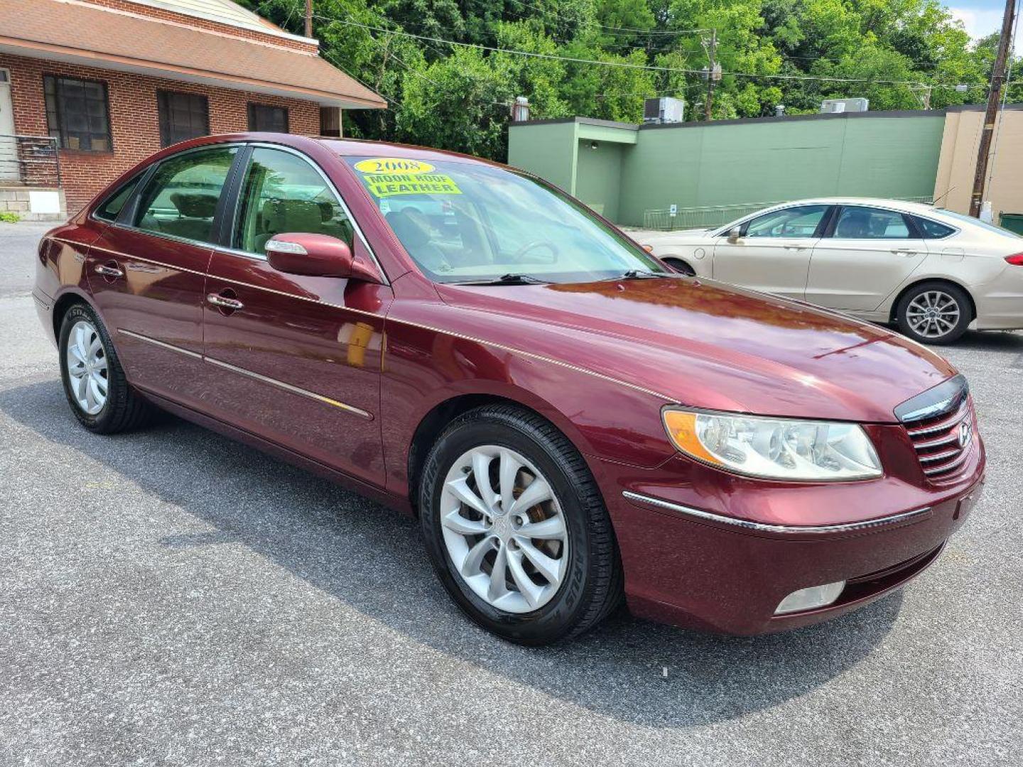 2008 BURG HYUNDAI AZERA SE (KMHFC46FX8A) with an 3.8L engine, Automatic transmission, located at 117 North Cameron Street, Harrisburg, PA, 17101, (717) 963-8962, 40.267021, -76.875351 - WE FINANCE!!! Good Credit/ Bad Credit/ No Credit - ALL Trade-Ins Welcomed!!! ***Guaranteed Credit Approval*** APPLY ONLINE or CALL us TODAY ;) Internet Prices and Marketplace Prices are SPECIAL discounted ***CASH DEALS*** Retail Prices are higher. Please call us to discuss your cash and finan - Photo#6