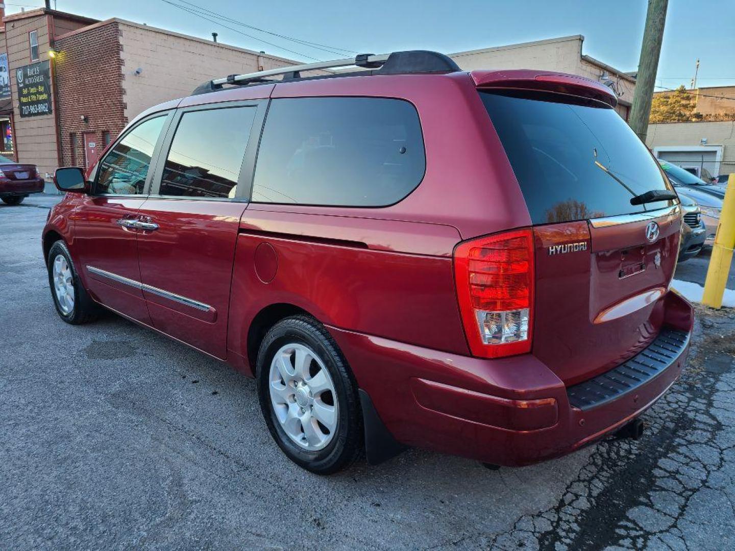 2008 RED HYUNDAI ENTOURAGE GLS (KNDMC233886) with an 3.8L engine, Automatic transmission, located at 7981 Paxton Street, Harrisburg, PA, 17111, (717) 561-2926, 40.261490, -76.749229 - Photo#2