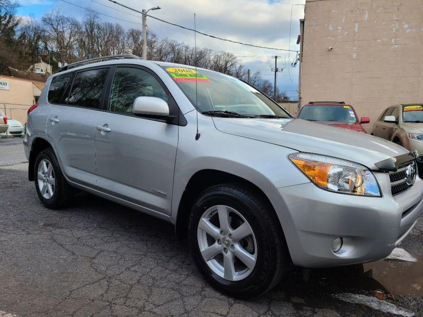 2008 SILVER TOYOTA RAV4 LIMITED (JTMBK31V486) with an 3.5L engine, Automatic transmission, located at 117 North Cameron Street, Harrisburg, PA, 17101, (717) 963-8962, 40.267021, -76.875351 - Photo#6