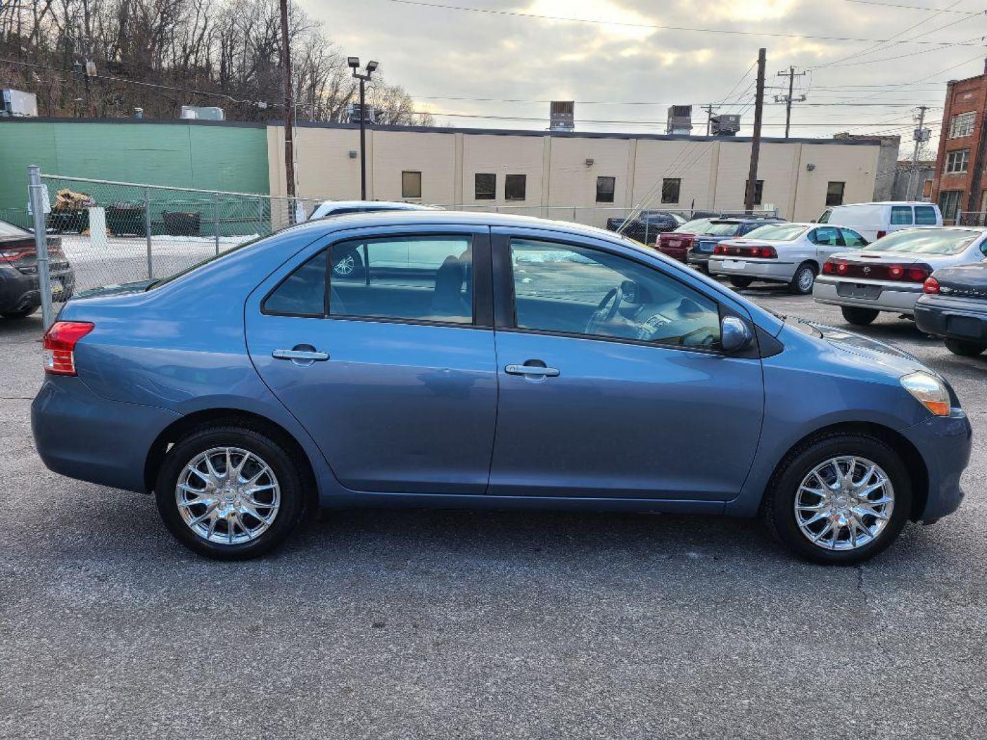 2008 BLUE TOYOTA YARIS SEDAN (JTDBT903284) with an 1.5L engine, Automatic transmission, located at 117 North Cameron Street, Harrisburg, PA, 17101, (717) 963-8962, 40.267021, -76.875351 - WE FINANCE!!! Good Credit/ Bad Credit/ No Credit - ALL Trade-Ins Welcomed!!! ***Guaranteed Credit Approval*** APPLY ONLINE or CALL us TODAY ;) Internet Prices and Marketplace Prices are SPECIAL discounted ***CASH DEALS*** Retail Prices are higher. Please call us to discuss your cash and finan - Photo#5