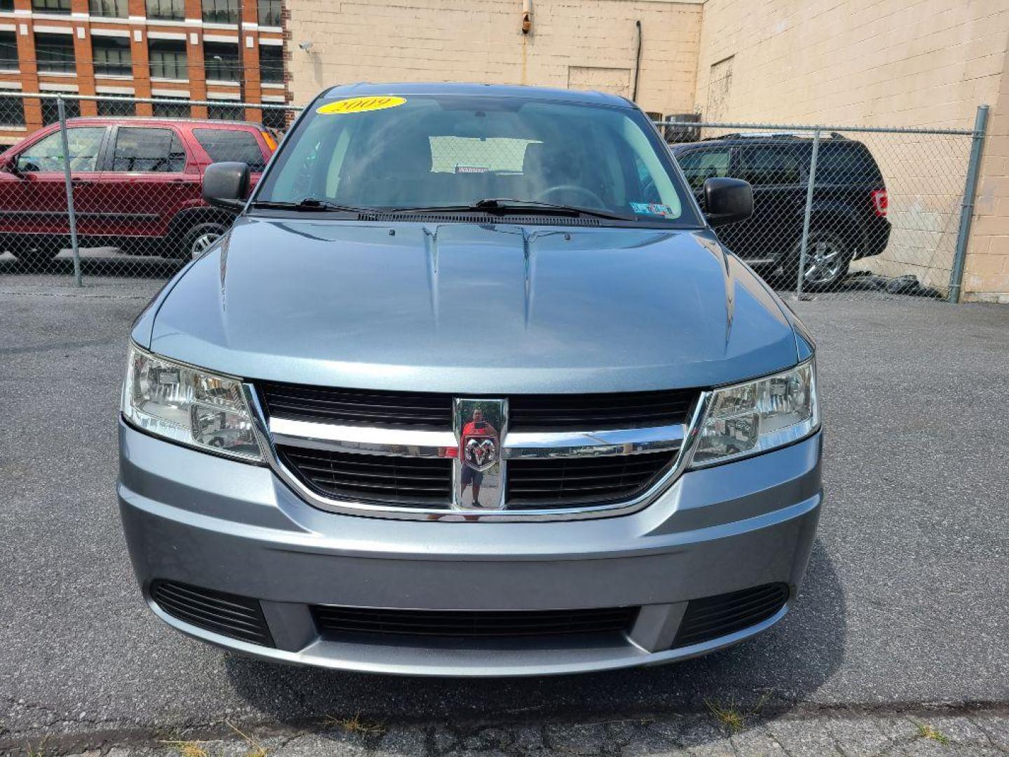 2009 GRAY DODGE JOURNEY SE (3D4GG47B09T) with an 2.4L engine, Automatic transmission, located at 117 North Cameron Street, Harrisburg, PA, 17101, (717) 963-8962, 40.267021, -76.875351 - WE FINANCE!!! Good Credit/ Bad Credit/ No Credit - ALL Trade-Ins Welcomed!!! ***Guaranteed Credit Approval*** APPLY ONLINE or CALL us TODAY ;) Internet Prices and Marketplace Prices are SPECIAL discounted ***CASH DEALS*** Retail Prices are higher. Please call us to discuss your cash and finan - Photo#7