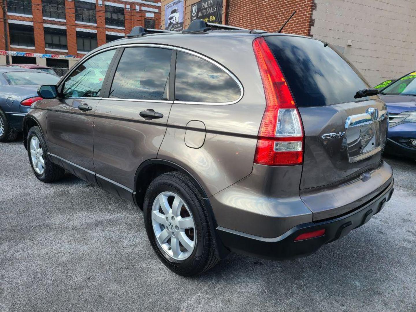 2009 GRAY HONDA CR-V EX (5J6RE48579L) with an 2.4L engine, Automatic transmission, located at 117 North Cameron Street, Harrisburg, PA, 17101, (717) 963-8962, 40.267021, -76.875351 - WE FINANCE!!! Good Credit/ Bad Credit/ No Credit - ALL Trade-Ins Welcomed!!! ***Guaranteed Credit Approval*** APPLY ONLINE or CALL us TODAY ;) Internet Prices and Marketplace Prices are SPECIAL discounted ***CASH DEALS*** Retail Prices are higher. Please call us to discuss your cash and finan - Photo#2