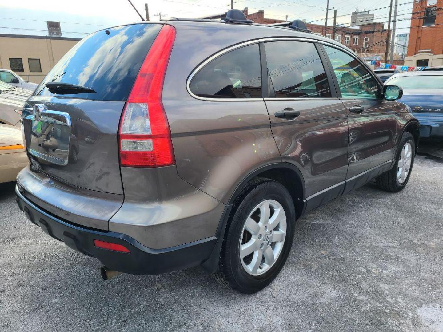 2009 GRAY HONDA CR-V EX (5J6RE48579L) with an 2.4L engine, Automatic transmission, located at 117 North Cameron Street, Harrisburg, PA, 17101, (717) 963-8962, 40.267021, -76.875351 - WE FINANCE!!! Good Credit/ Bad Credit/ No Credit - ALL Trade-Ins Welcomed!!! ***Guaranteed Credit Approval*** APPLY ONLINE or CALL us TODAY ;) Internet Prices and Marketplace Prices are SPECIAL discounted ***CASH DEALS*** Retail Prices are higher. Please call us to discuss your cash and finan - Photo#4